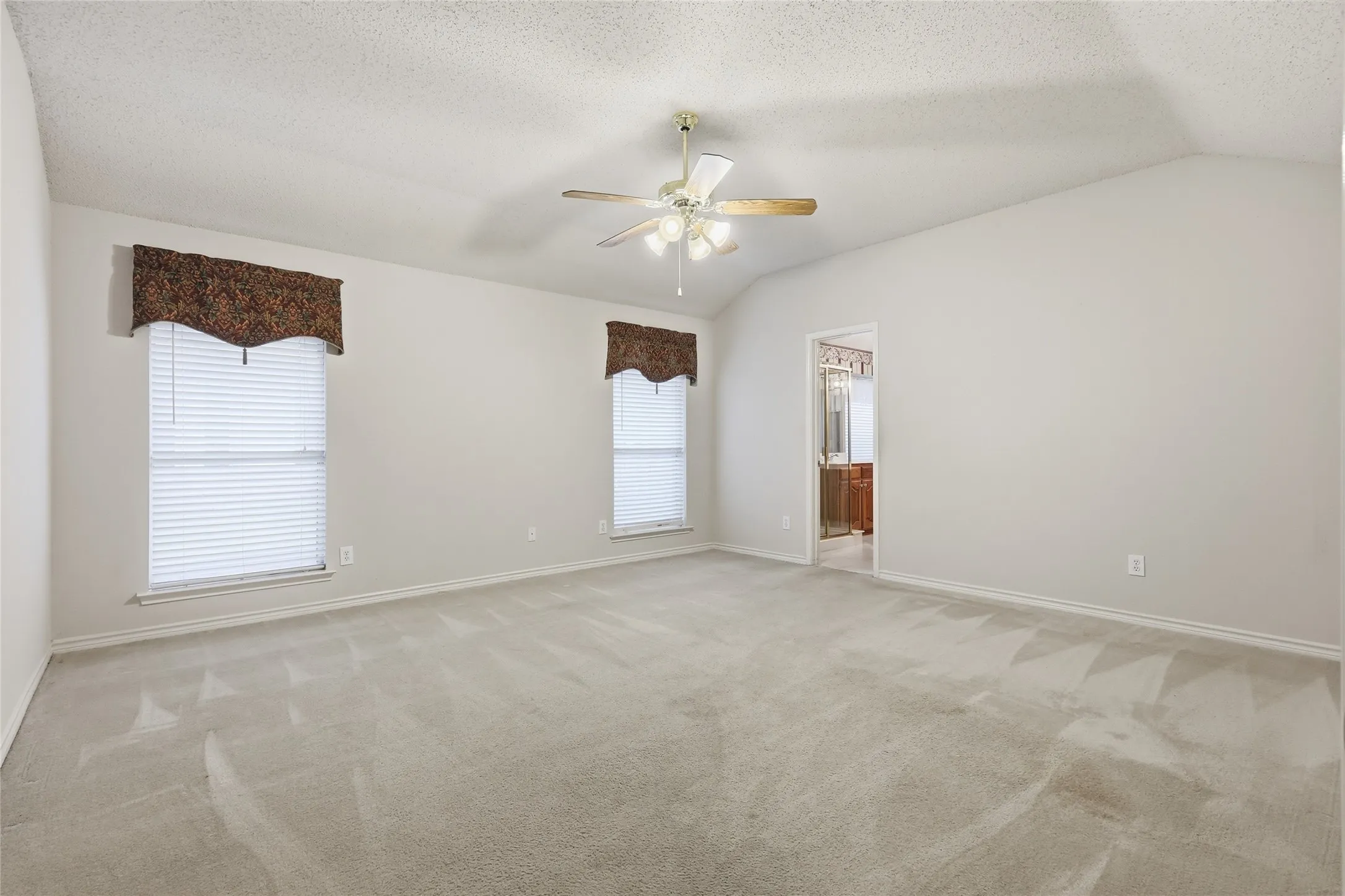 Single Family Residence For Sale in Dallas County , 3611 Cedar Creek Lane, Sachse, Texas 75048, 4 Bedroom, 2 Bathroom, 2 Garage spaces, 2,312 Sqft, built in 2002, mls#21279508, Real Estate Agent in Sachse, Homes For Sale in Dallas county, Homes For Sale in Sachse, Realtor in Sachse Texas, Real Estate Brokerage Independent Realty Texas, Luminita Cordes Realtor