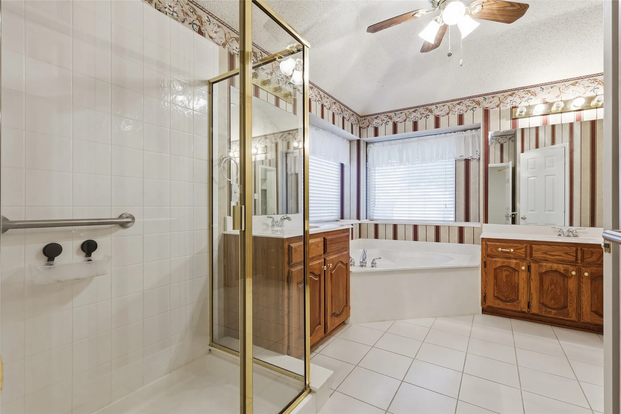 Single Family Residence For Sale in Dallas County , 3611 Cedar Creek Lane, Sachse, Texas 75048, 4 Bedroom, 2 Bathroom, 2 Garage spaces, 2,312 Sqft, built in 2002, mls#21279508, Real Estate Agent in Sachse, Homes For Sale in Dallas county, Homes For Sale in Sachse, Realtor in Sachse Texas, Real Estate Brokerage Independent Realty Texas, Luminita Cordes Realtor