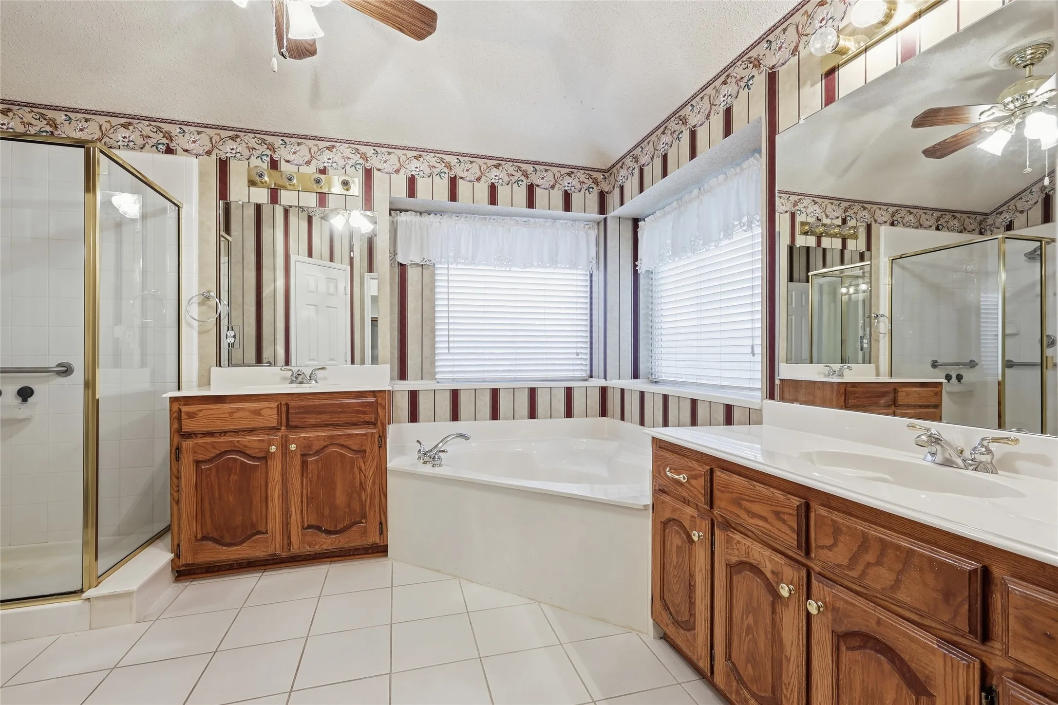 Single Family Residence For Sale in Dallas County , 3611 Cedar Creek Lane, Sachse, Texas 75048, 4 Bedroom, 2 Bathroom, 2 Garage spaces, 2,312 Sqft, built in 2002, mls#21279508, Real Estate Agent in Sachse, Homes For Sale in Dallas county, Homes For Sale in Sachse, Realtor in Sachse Texas, Real Estate Brokerage Independent Realty Texas, Luminita Cordes Realtor