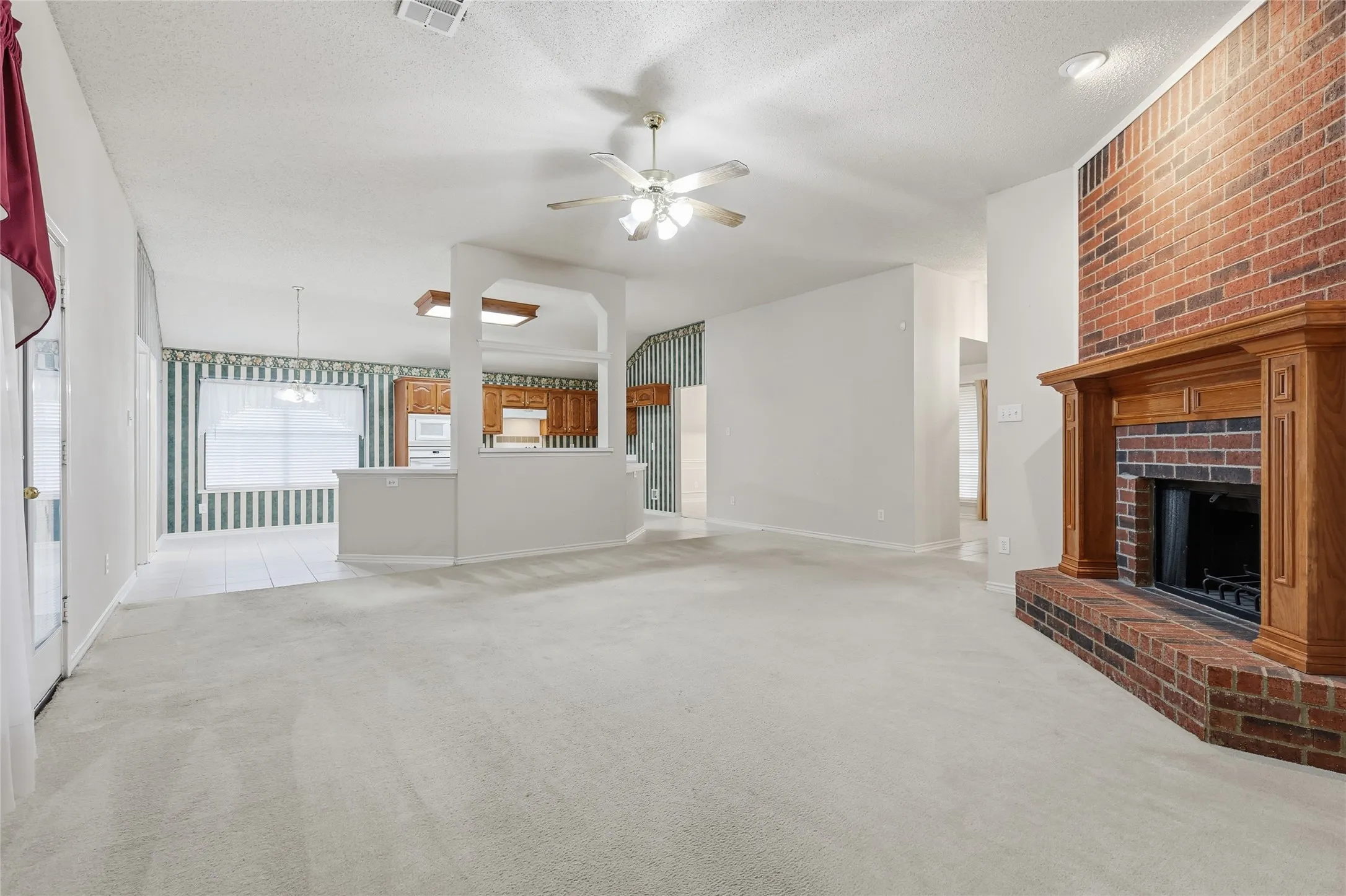 Single Family Residence For Sale in Dallas County , 3611 Cedar Creek Lane, Sachse, Texas 75048, 4 Bedroom, 2 Bathroom, 2 Garage spaces, 2,312 Sqft, built in 2002, mls#21279508, Real Estate Agent in Sachse, Homes For Sale in Dallas county, Homes For Sale in Sachse, Realtor in Sachse Texas, Real Estate Brokerage Independent Realty Texas, Luminita Cordes Realtor