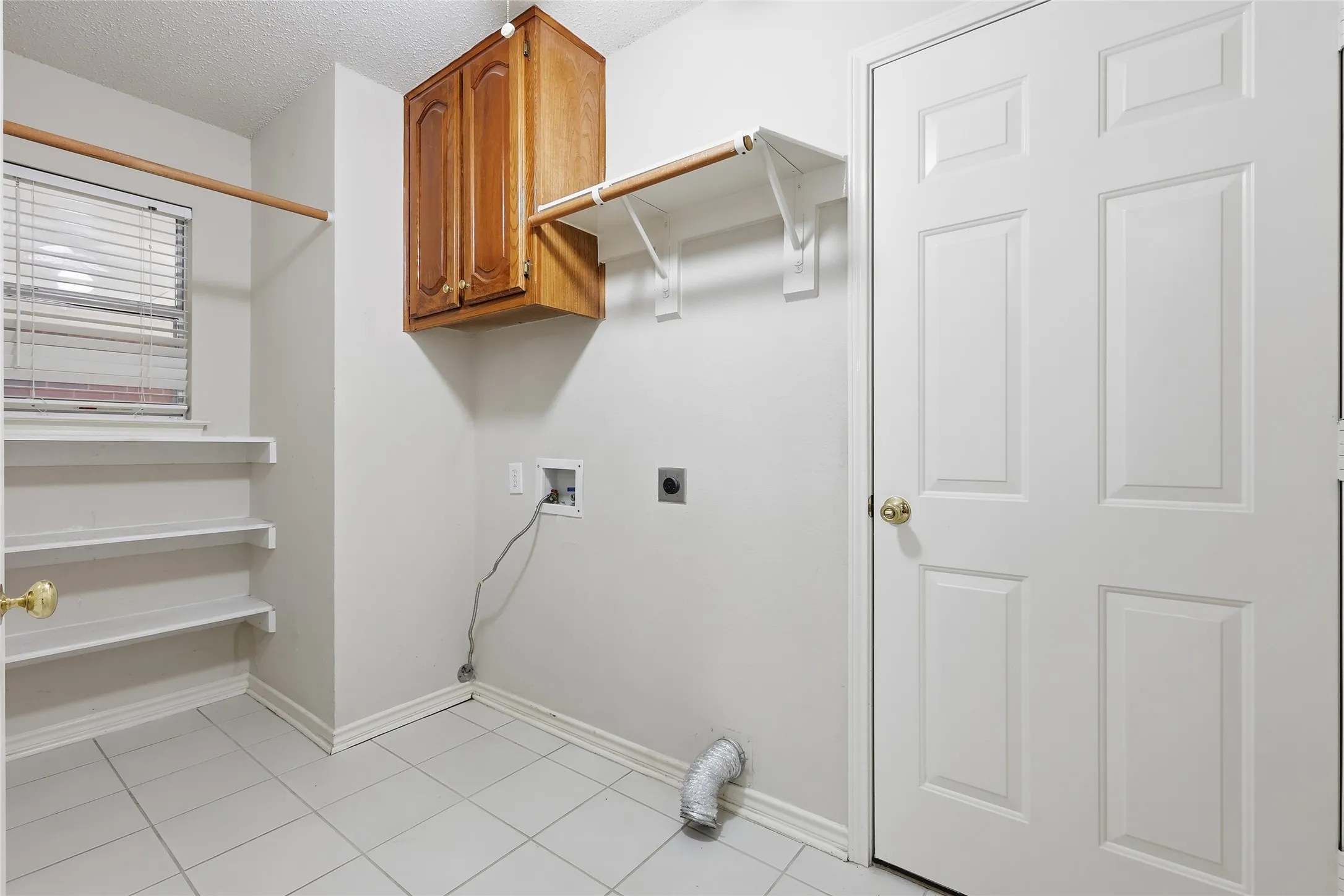 Single Family Residence For Sale in Dallas County , 3611 Cedar Creek Lane, Sachse, Texas 75048, 4 Bedroom, 2 Bathroom, 2 Garage spaces, 2,312 Sqft, built in 2002, mls#21279508, Real Estate Agent in Sachse, Homes For Sale in Dallas county, Homes For Sale in Sachse, Realtor in Sachse Texas, Real Estate Brokerage Independent Realty Texas, Luminita Cordes Realtor