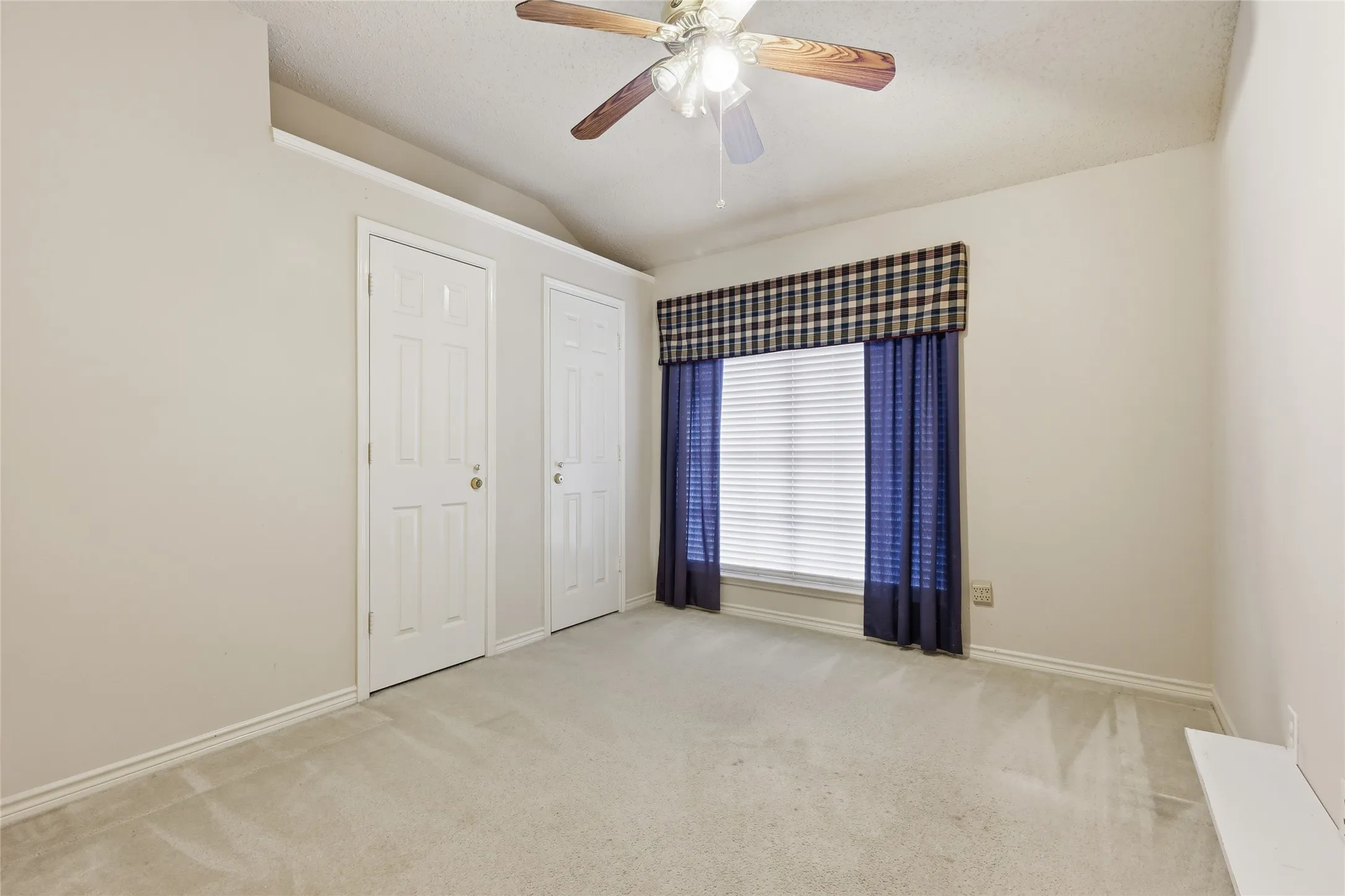 Single Family Residence For Sale in Dallas County , 3611 Cedar Creek Lane, Sachse, Texas 75048, 4 Bedroom, 2 Bathroom, 2 Garage spaces, 2,312 Sqft, built in 2002, mls#21279508, Real Estate Agent in Sachse, Homes For Sale in Dallas county, Homes For Sale in Sachse, Realtor in Sachse Texas, Real Estate Brokerage Independent Realty Texas, Luminita Cordes Realtor
