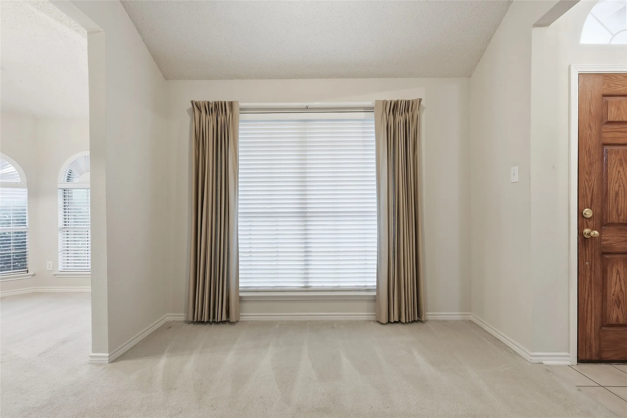 Single Family Residence For Sale in Dallas County , 3611 Cedar Creek Lane, Sachse, Texas 75048, 4 Bedroom, 2 Bathroom, 2 Garage spaces, 2,312 Sqft, built in 2002, mls#21279508, Real Estate Agent in Sachse, Homes For Sale in Dallas county, Homes For Sale in Sachse, Realtor in Sachse Texas, Real Estate Brokerage Independent Realty Texas, Luminita Cordes Realtor