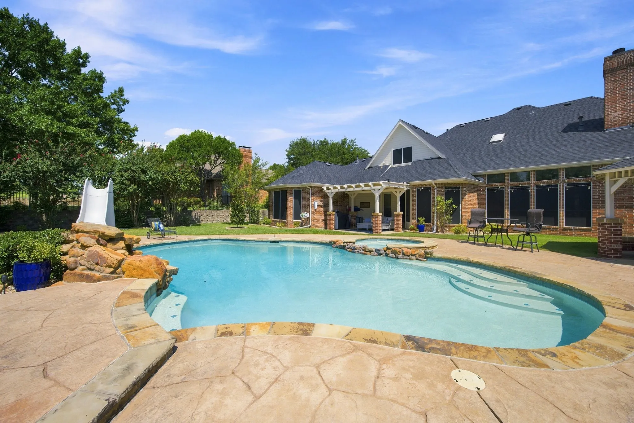 Single Family Residence For Sale in Rockwall County , 621 Liechty Court, Heath, Texas 75032, 5 Bedroom, 4 Bathroom, 3 Garage spaces, 3,740 Sqft, built in 1996, mls#21278324, Real Estate Agent in Heath, Homes For Sale in Rockwall county, Homes For Sale in Heath, Realtor in Heath Texas, Real Estate Brokerage Independent Realty Texas, Luminita Cordes Realtor