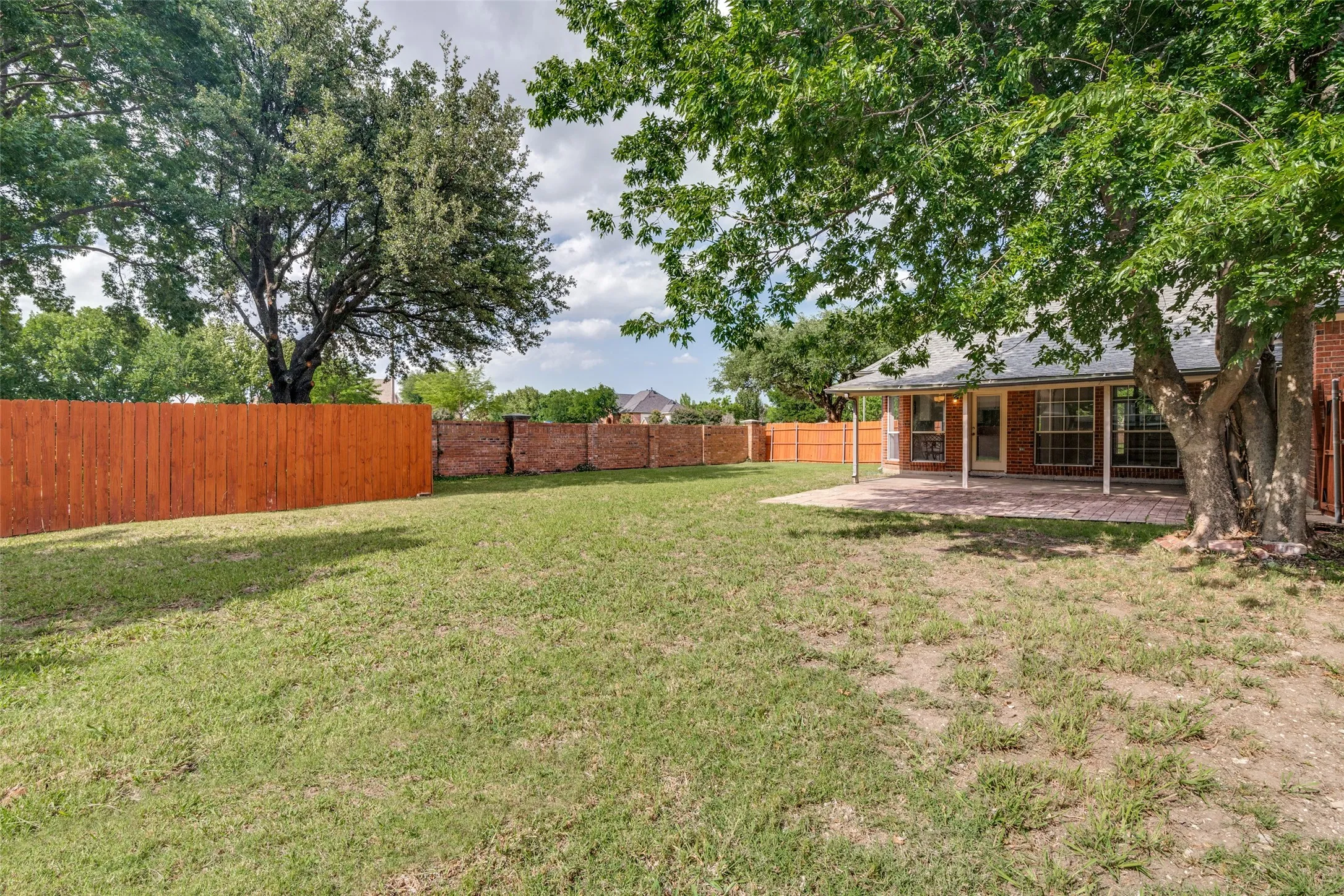 Single Family Residence For Sale in Collin County , 3631 Mackenzie Lane, Richardson, Texas 75082, 4 Bedroom, 3 Bathroom, 2 Garage spaces, 2,753 Sqft, built in 1994, mls#21279217, Real Estate Agent in Richardson, Homes For Sale in Collin county, Homes For Sale in Richardson, Realtor in Richardson Texas, Real Estate Brokerage Independent Realty Texas, Luminita Cordes Realtor