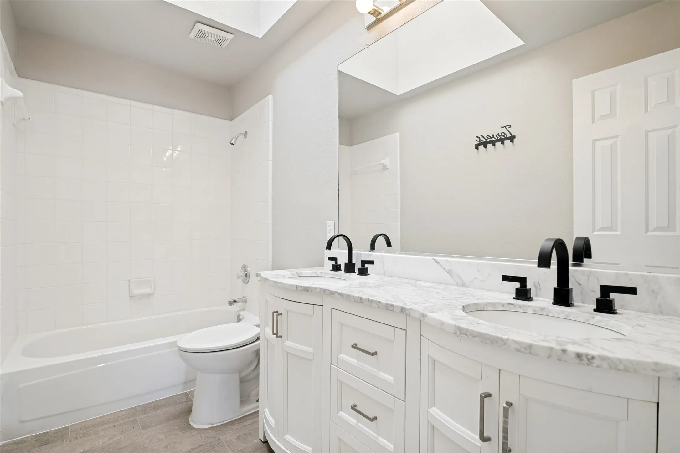 Single Family Residence For Sale in Collin County , 3631 Mackenzie Lane, Richardson, Texas 75082, 4 Bedroom, 3 Bathroom, 2 Garage spaces, 2,753 Sqft, built in 1994, mls#21279217, Real Estate Agent in Richardson, Homes For Sale in Collin county, Homes For Sale in Richardson, Realtor in Richardson Texas, Real Estate Brokerage Independent Realty Texas, Luminita Cordes Realtor