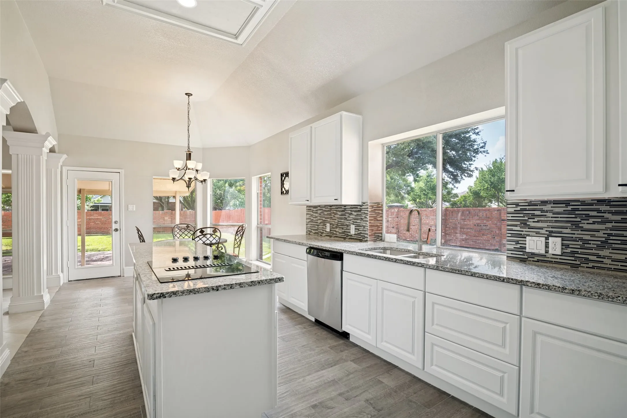 Single Family Residence For Sale in Collin County , 3631 Mackenzie Lane, Richardson, Texas 75082, 4 Bedroom, 3 Bathroom, 2 Garage spaces, 2,753 Sqft, built in 1994, mls#21279217, Real Estate Agent in Richardson, Homes For Sale in Collin county, Homes For Sale in Richardson, Realtor in Richardson Texas, Real Estate Brokerage Independent Realty Texas, Luminita Cordes Realtor