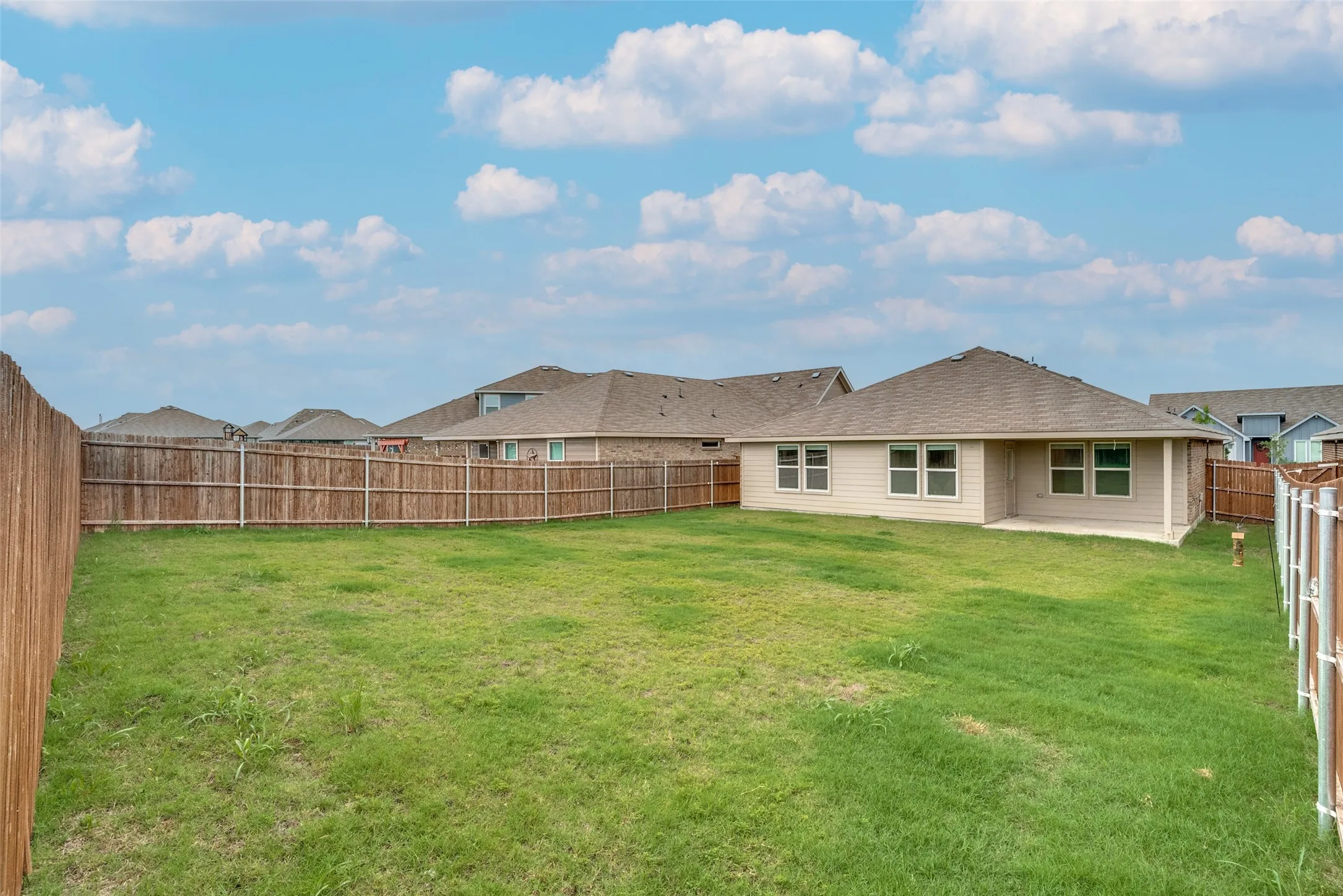 Single Family Residence For Sale in Johnson County , 608 Breckenridge Park Drive, Alvarado, Texas 76009, 4 Bedroom, 2 Bathroom, 2 Garage spaces, 1,819 Sqft, built in 2023, mls#21278175, Real Estate Agent in Alvarado, Homes For Sale in Johnson county, Homes For Sale in Alvarado, Realtor in Alvarado Texas, Real Estate Brokerage Independent Realty Texas, Luminita Cordes Realtor