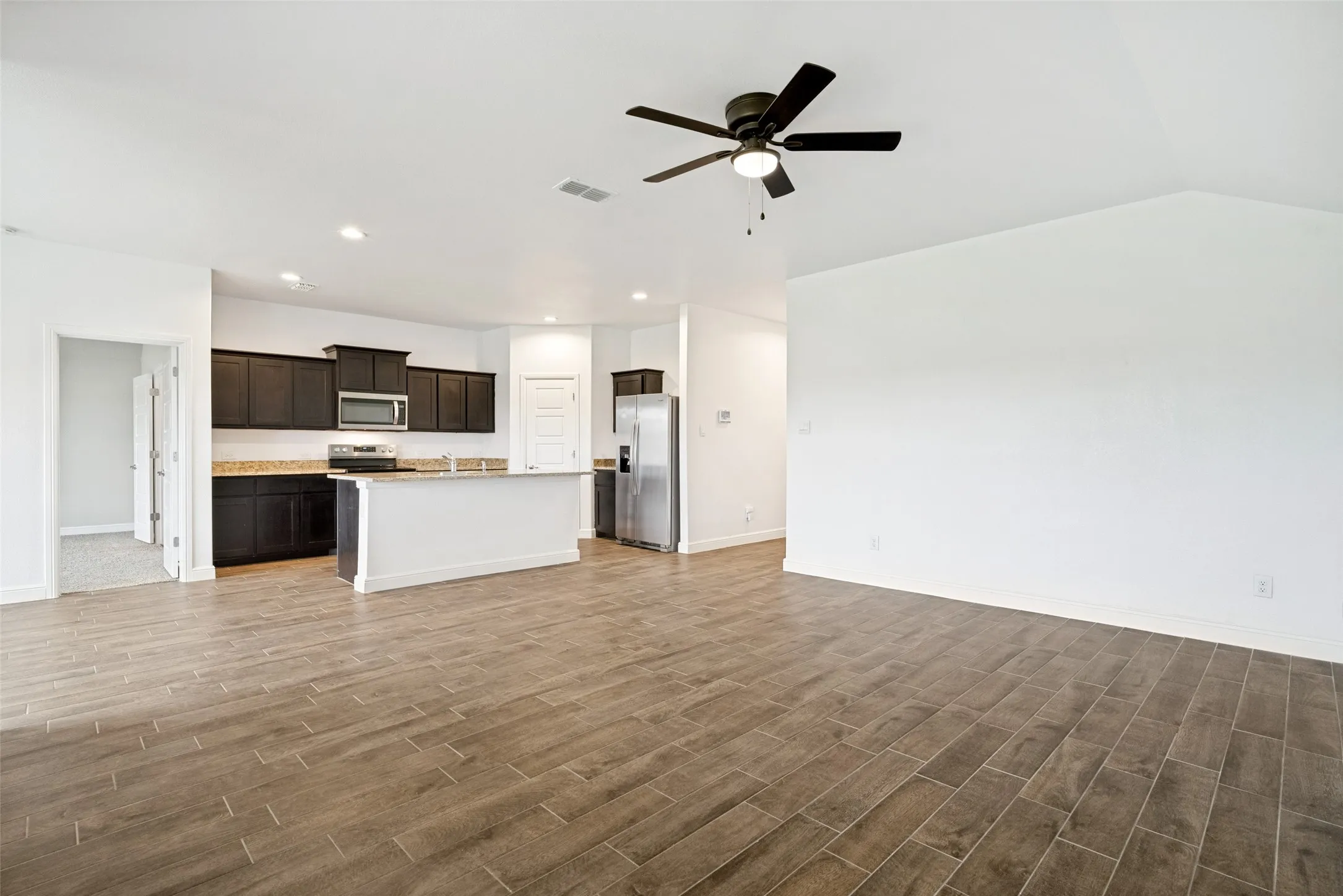 Single Family Residence For Sale in Johnson County , 608 Breckenridge Park Drive, Alvarado, Texas 76009, 4 Bedroom, 2 Bathroom, 2 Garage spaces, 1,819 Sqft, built in 2023, mls#21278175, Real Estate Agent in Alvarado, Homes For Sale in Johnson county, Homes For Sale in Alvarado, Realtor in Alvarado Texas, Real Estate Brokerage Independent Realty Texas, Luminita Cordes Realtor