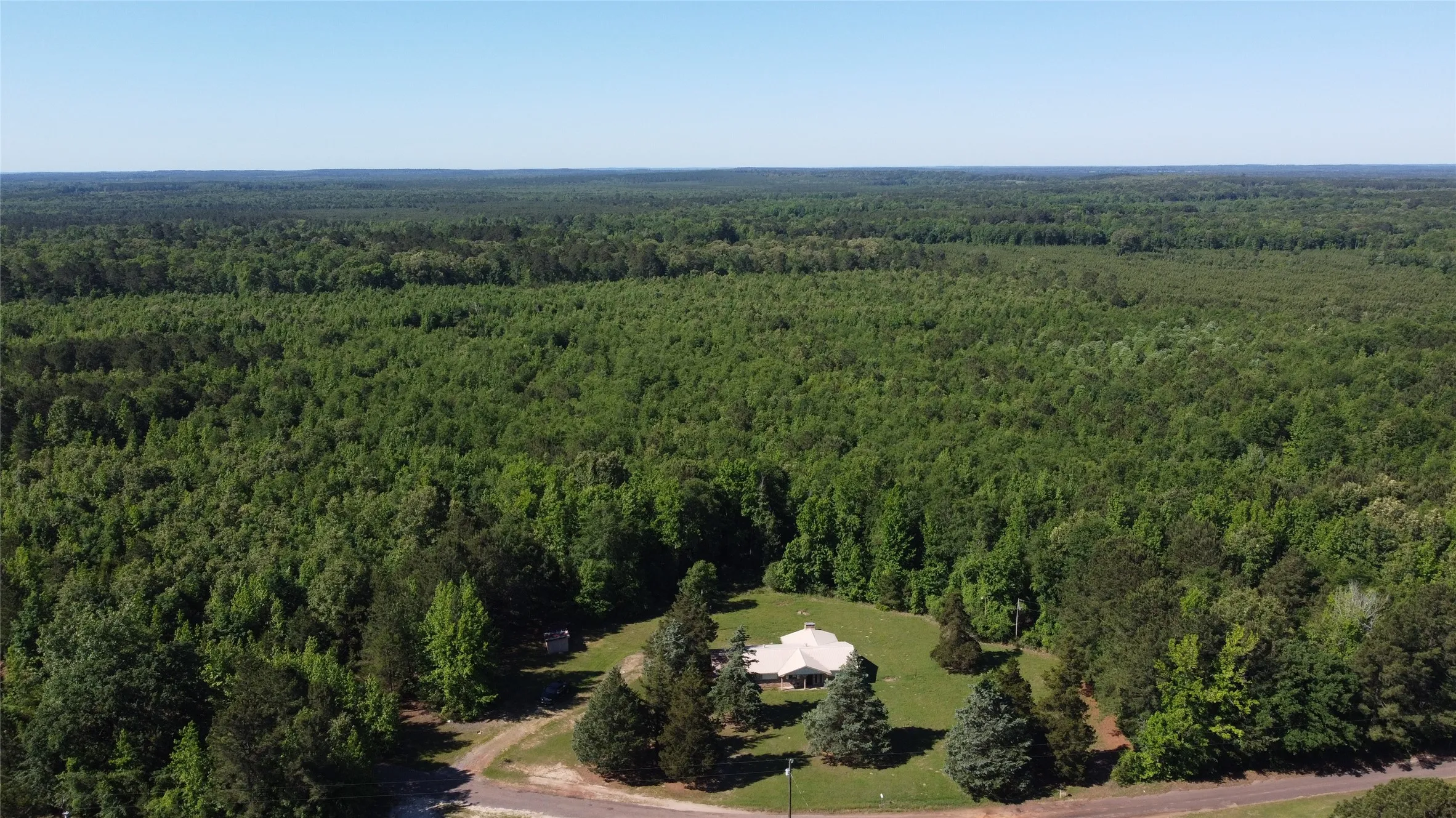 Single Family Residence For Sale in Cass County , 2388 County Road 4455, Bivins, Texas 75555, 4 Bedroom, 2 Bathroom, Garage spaces, 2,084 Sqft, built in 1970, mls#21279621, Real Estate Agent in Bivins, Homes For Sale in Cass county, Homes For Sale in Bivins, Realtor in Bivins Texas, Real Estate Brokerage Independent Realty Texas, Luminita Cordes Realtor