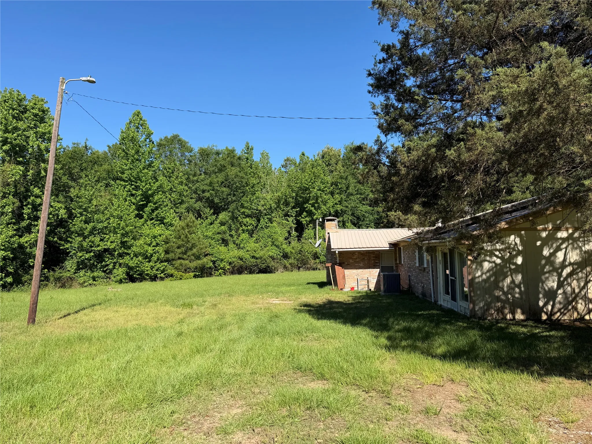 Single Family Residence For Sale in Cass County , 2388 County Road 4455, Bivins, Texas 75555, 4 Bedroom, 2 Bathroom, Garage spaces, 2,084 Sqft, built in 1970, mls#21279621, Real Estate Agent in Bivins, Homes For Sale in Cass county, Homes For Sale in Bivins, Realtor in Bivins Texas, Real Estate Brokerage Independent Realty Texas, Luminita Cordes Realtor