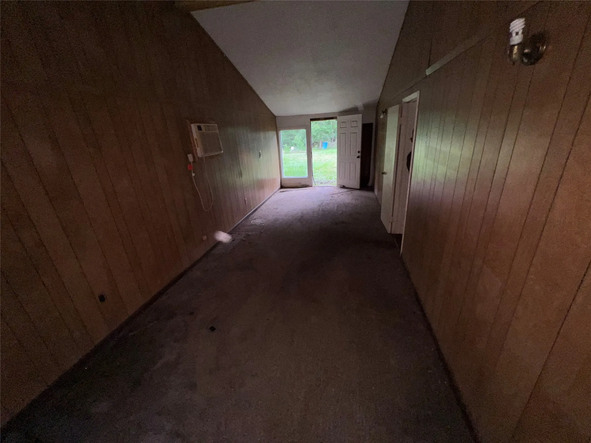 Single Family Residence For Sale in Cass County , 2388 County Road 4455, Bivins, Texas 75555, 4 Bedroom, 2 Bathroom, Garage spaces, 2,084 Sqft, built in 1970, mls#21279621, Real Estate Agent in Bivins, Homes For Sale in Cass county, Homes For Sale in Bivins, Realtor in Bivins Texas, Real Estate Brokerage Independent Realty Texas, Luminita Cordes Realtor