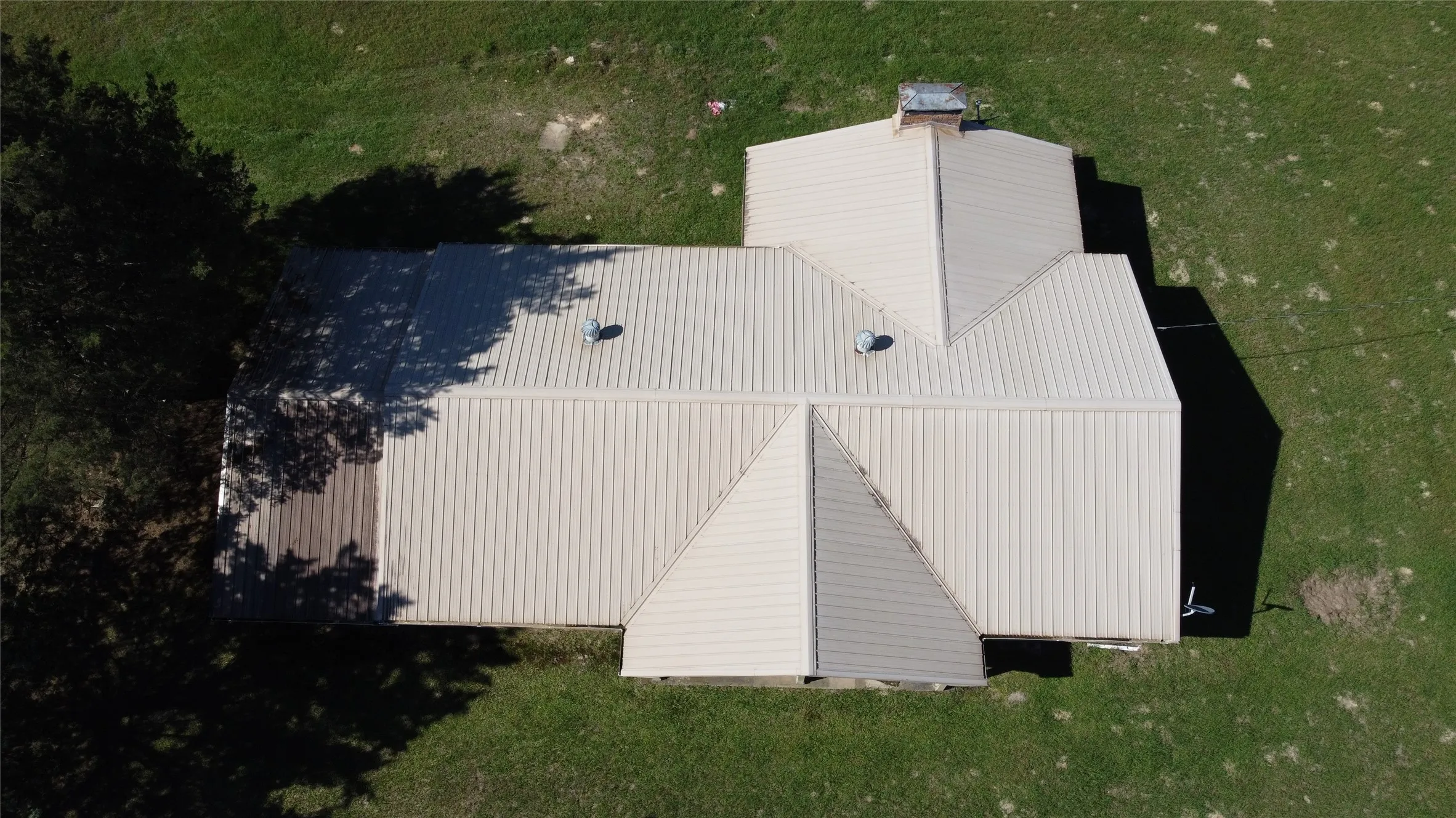 Single Family Residence For Sale in Cass County , 2388 County Road 4455, Bivins, Texas 75555, 4 Bedroom, 2 Bathroom, Garage spaces, 2,084 Sqft, built in 1970, mls#21279621, Real Estate Agent in Bivins, Homes For Sale in Cass county, Homes For Sale in Bivins, Realtor in Bivins Texas, Real Estate Brokerage Independent Realty Texas, Luminita Cordes Realtor