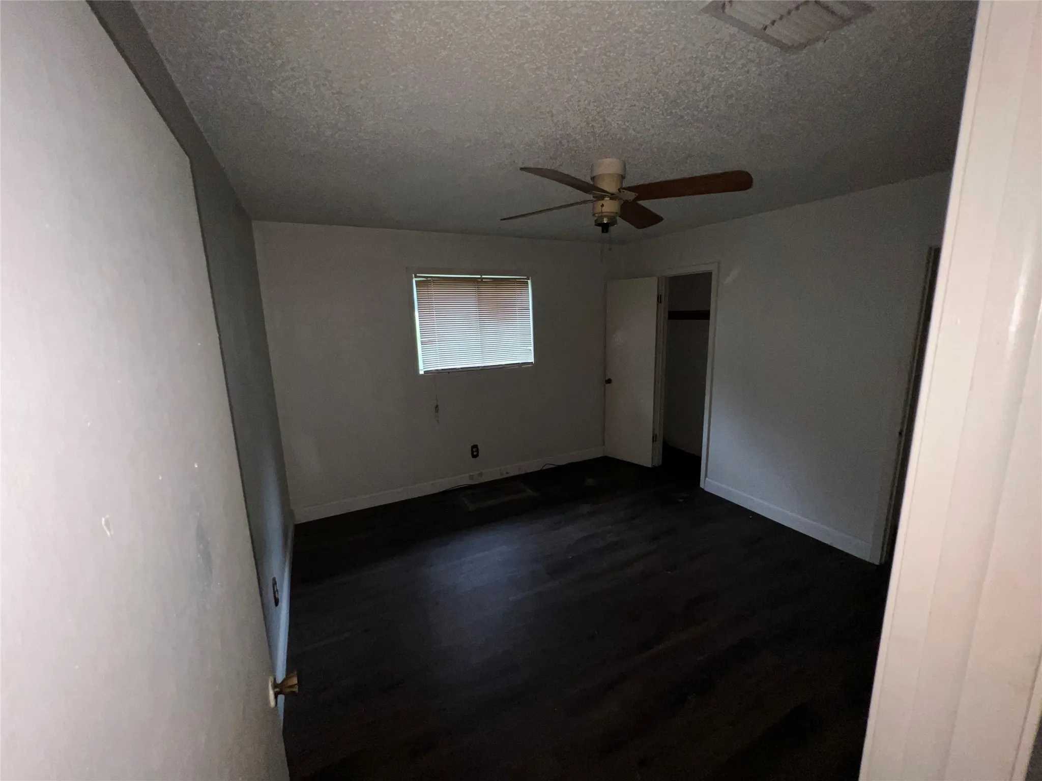 Single Family Residence For Sale in Cass County , 2388 County Road 4455, Bivins, Texas 75555, 4 Bedroom, 2 Bathroom, Garage spaces, 2,084 Sqft, built in 1970, mls#21279621, Real Estate Agent in Bivins, Homes For Sale in Cass county, Homes For Sale in Bivins, Realtor in Bivins Texas, Real Estate Brokerage Independent Realty Texas, Luminita Cordes Realtor