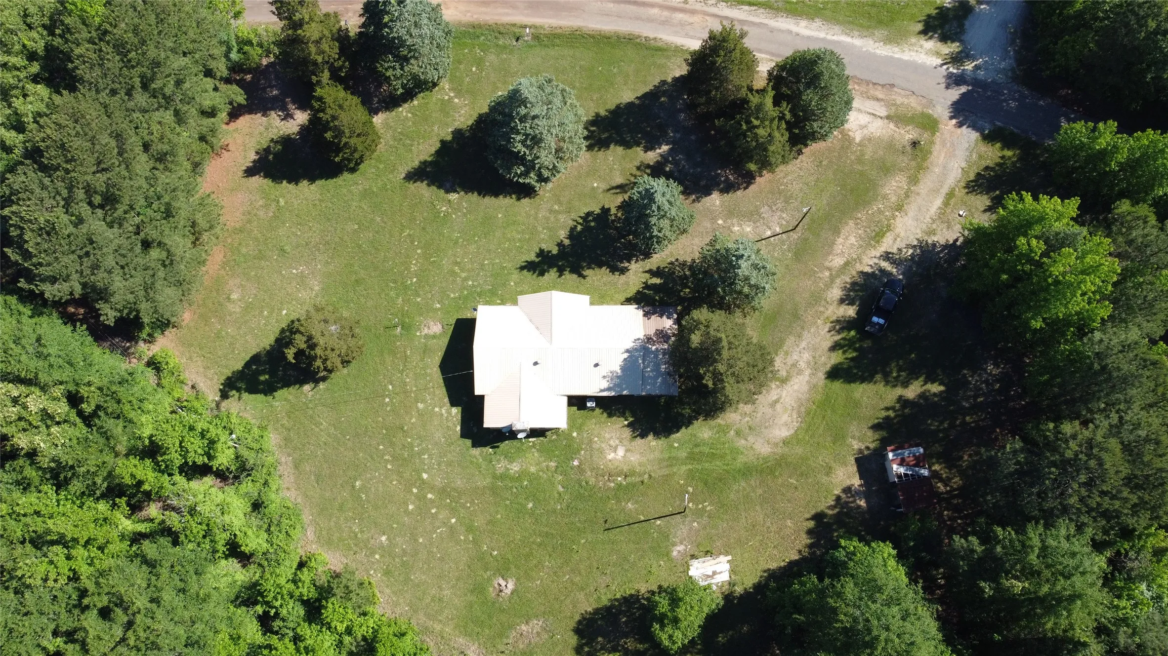 Single Family Residence For Sale in Cass County , 2388 County Road 4455, Bivins, Texas 75555, 4 Bedroom, 2 Bathroom, Garage spaces, 2,084 Sqft, built in 1970, mls#21279621, Real Estate Agent in Bivins, Homes For Sale in Cass county, Homes For Sale in Bivins, Realtor in Bivins Texas, Real Estate Brokerage Independent Realty Texas, Luminita Cordes Realtor