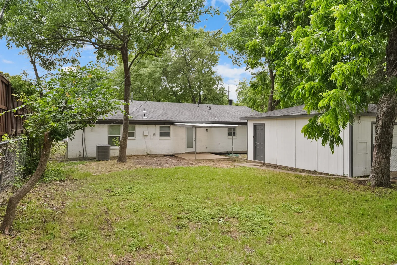 Single Family Residence For Sale in Collin County , 1425 Oakhill Drive, Plano, Texas 75075, 3 Bedroom, 2 Bathroom, 2 Garage spaces, 1,727 Sqft, built in 1963, mls#21279623, Real Estate Agent in Plano, Homes For Sale in Collin county, Homes For Sale in Plano, Realtor in Plano Texas, Real Estate Brokerage Independent Realty Texas, Luminita Cordes Realtor