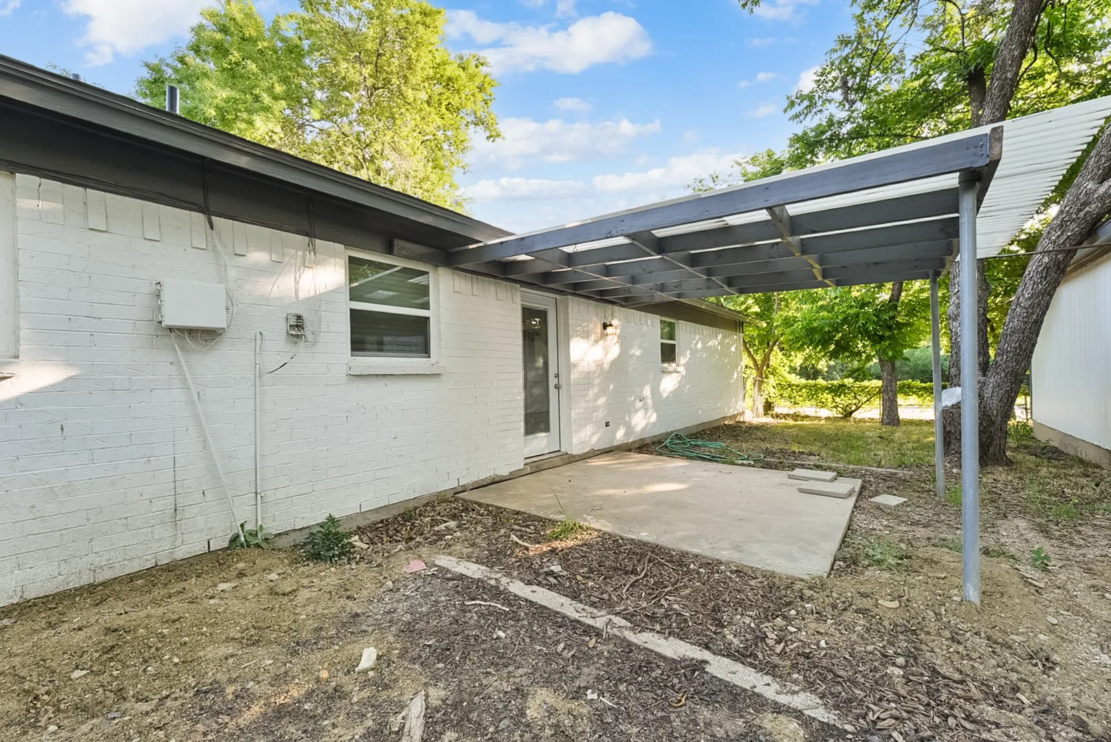 Single Family Residence For Sale in Collin County , 1425 Oakhill Drive, Plano, Texas 75075, 3 Bedroom, 2 Bathroom, 2 Garage spaces, 1,727 Sqft, built in 1963, mls#21279623, Real Estate Agent in Plano, Homes For Sale in Collin county, Homes For Sale in Plano, Realtor in Plano Texas, Real Estate Brokerage Independent Realty Texas, Luminita Cordes Realtor