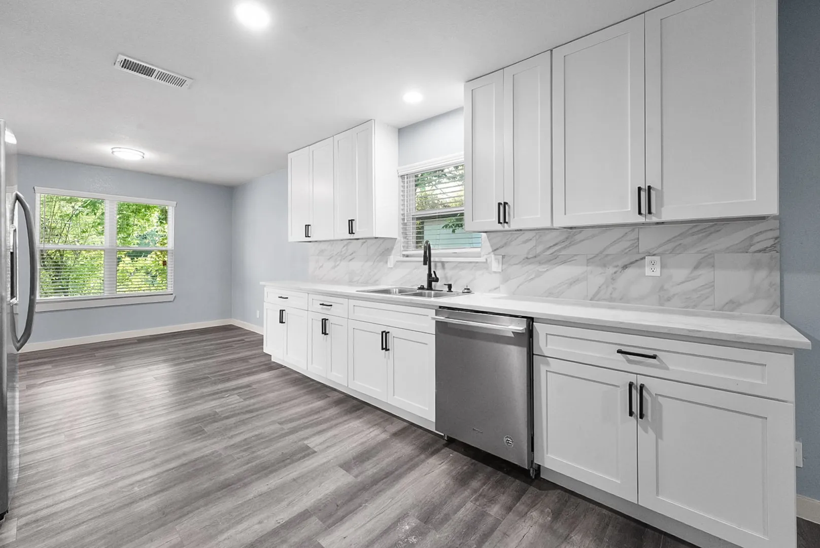 Single Family Residence For Sale in Collin County , 1425 Oakhill Drive, Plano, Texas 75075, 3 Bedroom, 2 Bathroom, 2 Garage spaces, 1,727 Sqft, built in 1963, mls#21279623, Real Estate Agent in Plano, Homes For Sale in Collin county, Homes For Sale in Plano, Realtor in Plano Texas, Real Estate Brokerage Independent Realty Texas, Luminita Cordes Realtor