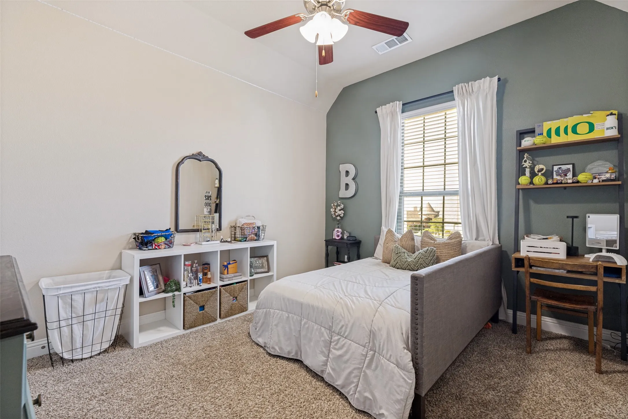 Single Family Residence For Sale in Grayson County , 1212 Karsten Ridge Pass, Gunter, Texas 75058, 5 Bedroom, 4 Bathroom, 3 Garage spaces, 4,279 Sqft, built in 2016, mls#21274551, Real Estate Agent in Gunter, Homes For Sale in Grayson county, Homes For Sale in Gunter, Realtor in Gunter Texas, Real Estate Brokerage Independent Realty Texas, Luminita Cordes Realtor