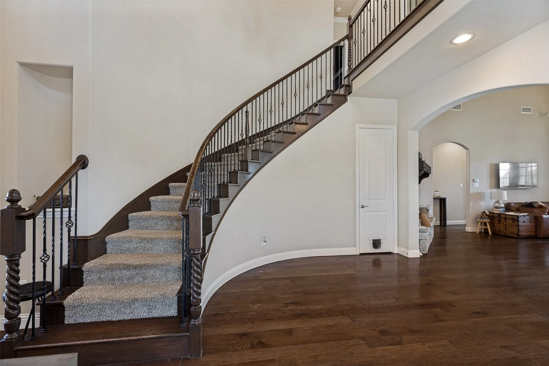 Single Family Residence For Sale in Grayson County , 1212 Karsten Ridge Pass, Gunter, Texas 75058, 5 Bedroom, 4 Bathroom, 3 Garage spaces, 4,279 Sqft, built in 2016, mls#21274551, Real Estate Agent in Gunter, Homes For Sale in Grayson county, Homes For Sale in Gunter, Realtor in Gunter Texas, Real Estate Brokerage Independent Realty Texas, Luminita Cordes Realtor