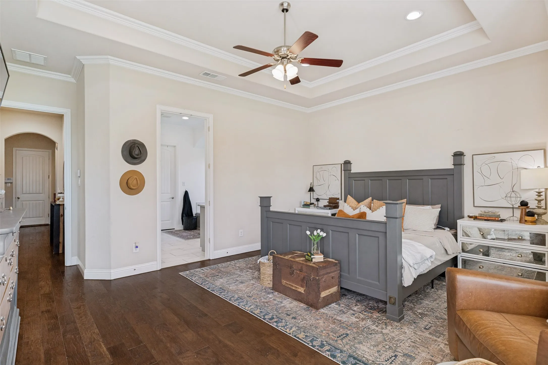 Single Family Residence For Sale in Grayson County , 1212 Karsten Ridge Pass, Gunter, Texas 75058, 5 Bedroom, 4 Bathroom, 3 Garage spaces, 4,279 Sqft, built in 2016, mls#21274551, Real Estate Agent in Gunter, Homes For Sale in Grayson county, Homes For Sale in Gunter, Realtor in Gunter Texas, Real Estate Brokerage Independent Realty Texas, Luminita Cordes Realtor