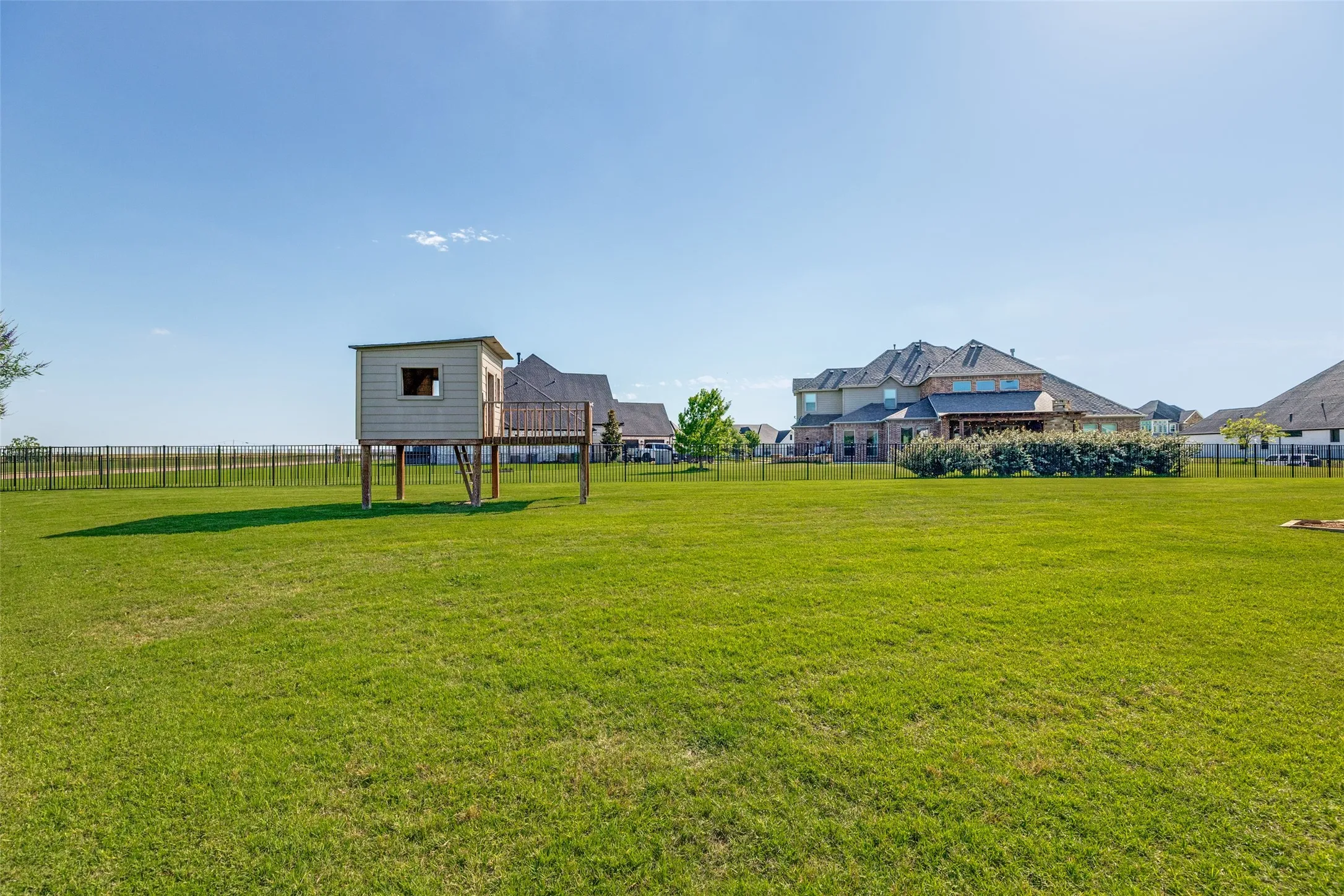 Single Family Residence For Sale in Grayson County , 1212 Karsten Ridge Pass, Gunter, Texas 75058, 5 Bedroom, 4 Bathroom, 3 Garage spaces, 4,279 Sqft, built in 2016, mls#21274551, Real Estate Agent in Gunter, Homes For Sale in Grayson county, Homes For Sale in Gunter, Realtor in Gunter Texas, Real Estate Brokerage Independent Realty Texas, Luminita Cordes Realtor