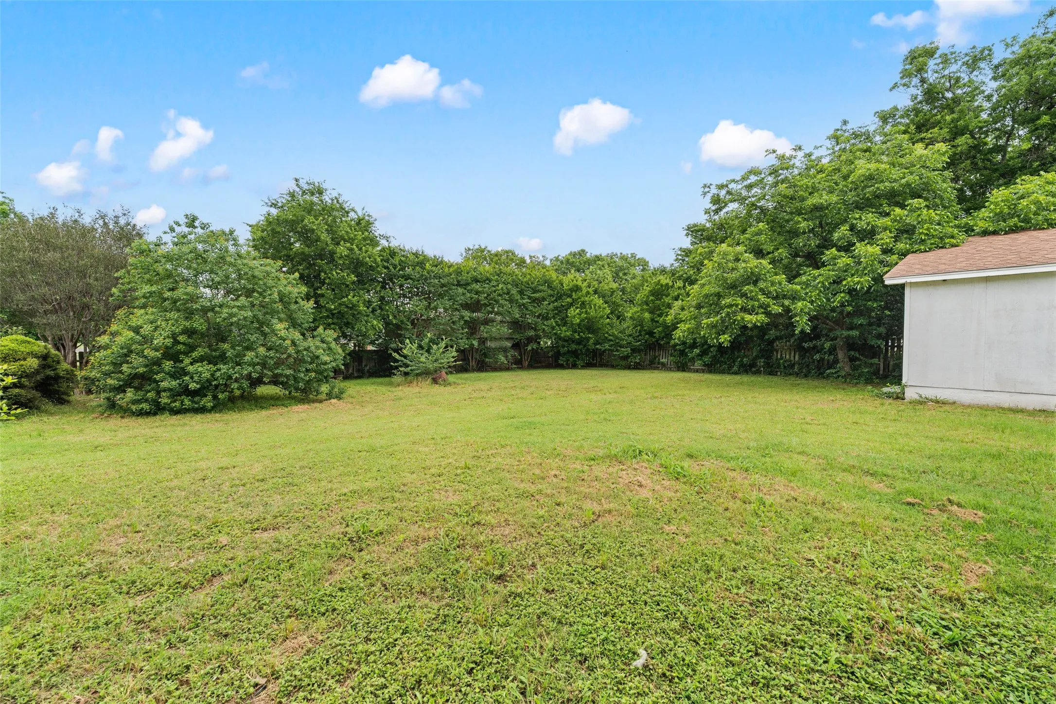 Single Family Residence For Sale in Mc Lennan County , 139 Claire Newell Lane, Waco, Texas 76705, 3 Bedroom, 2 Bathroom, 2 Garage spaces, 1,568 Sqft, built in 1984, mls#21279500, Real Estate Agent in Waco, Homes For Sale in Mc Lennan county, Homes For Sale in Waco, Realtor in Waco Texas, Real Estate Brokerage Independent Realty Texas, Luminita Cordes Realtor