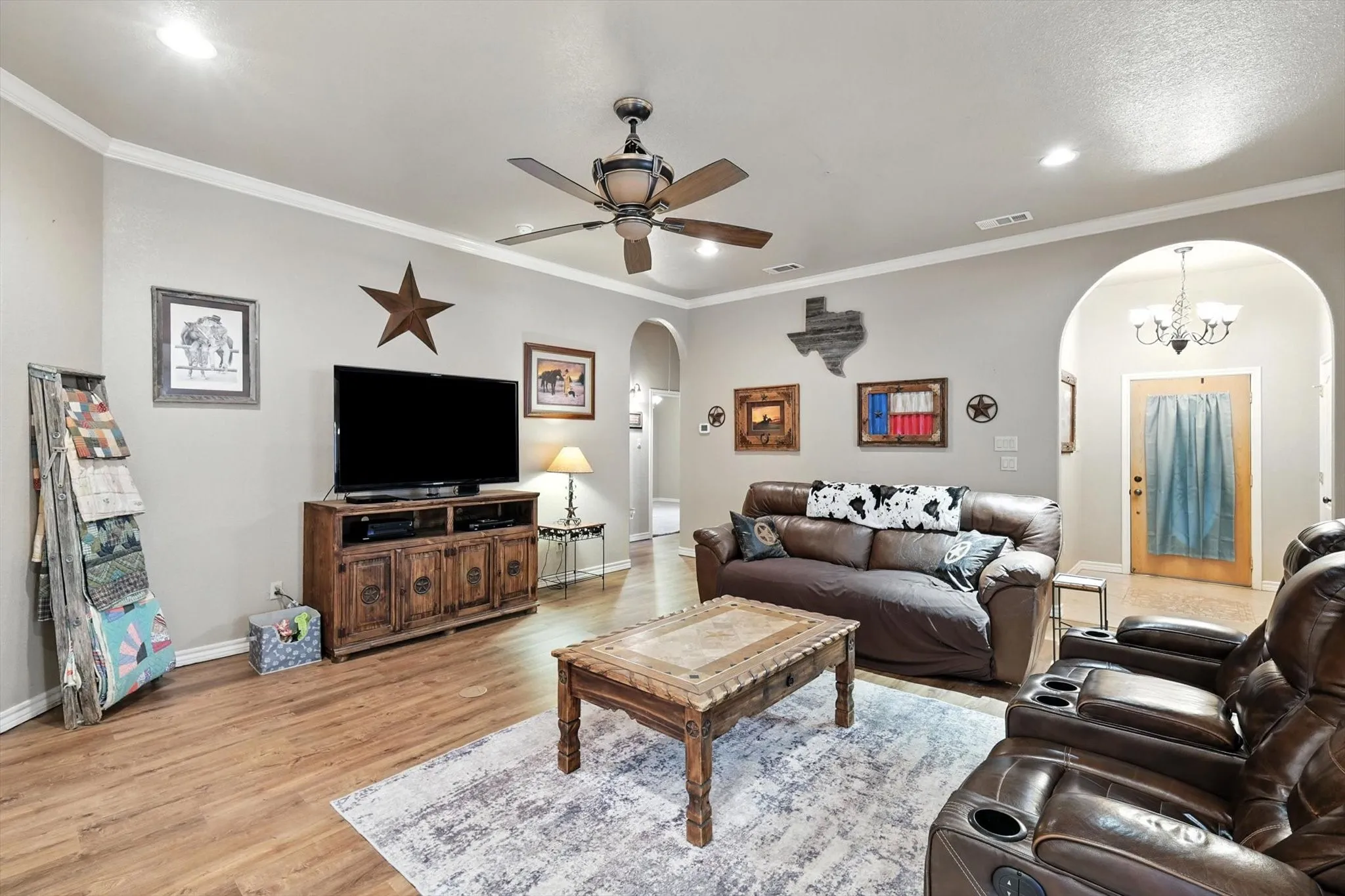 Single Family Residence For Sale in Johnson County , 8424 Marianna Way, Alvarado, Texas 76009, 3 Bedroom, 2 Bathroom, 4 Garage spaces, 2,420 Sqft, built in 2007, mls#21241901, Real Estate Agent in Alvarado, Homes For Sale in Johnson county, Homes For Sale in Alvarado, Realtor in Alvarado Texas, Real Estate Brokerage Independent Realty Texas, Luminita Cordes Realtor
