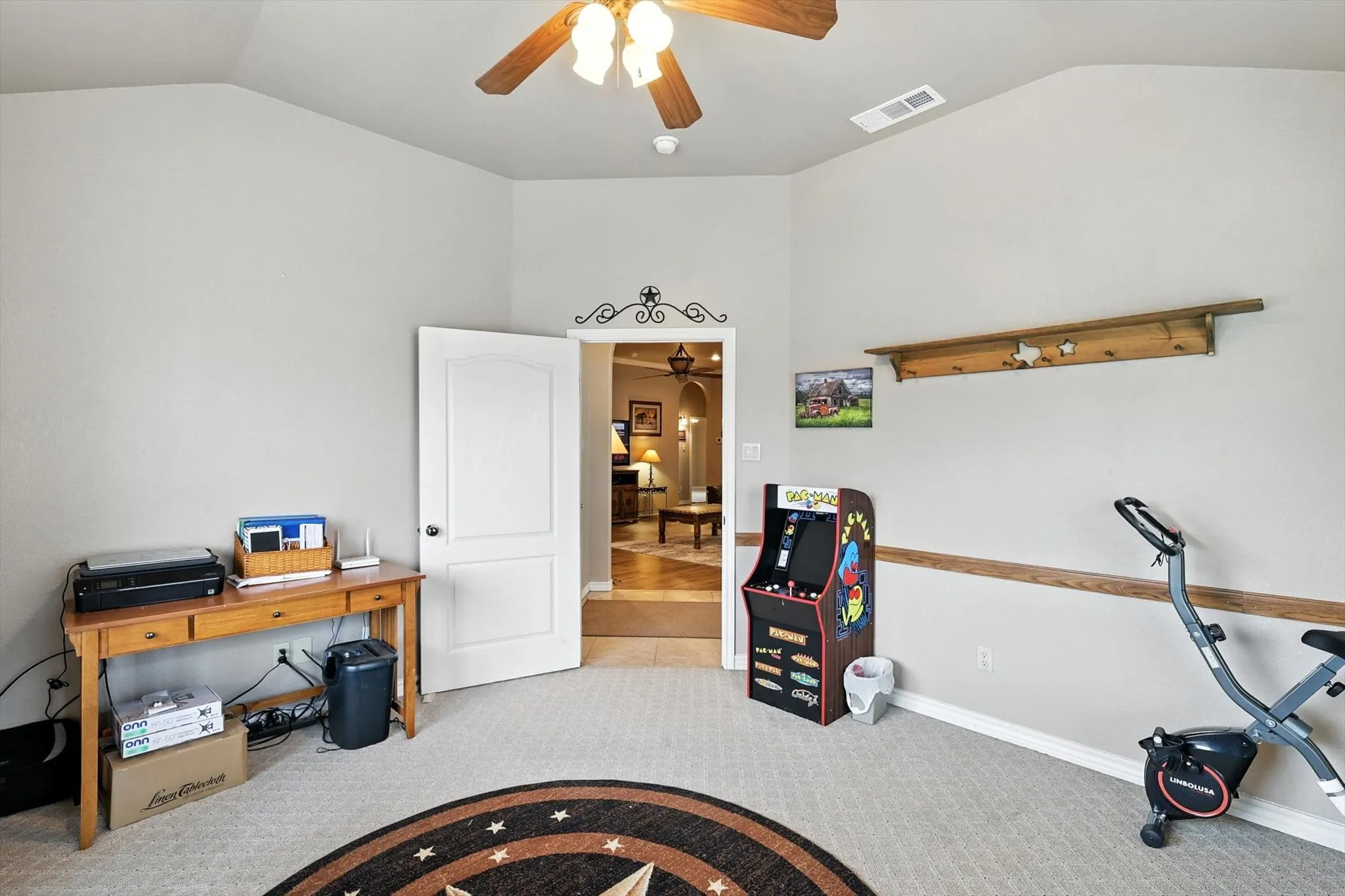 Single Family Residence For Sale in Johnson County , 8424 Marianna Way, Alvarado, Texas 76009, 3 Bedroom, 2 Bathroom, 4 Garage spaces, 2,420 Sqft, built in 2007, mls#21241901, Real Estate Agent in Alvarado, Homes For Sale in Johnson county, Homes For Sale in Alvarado, Realtor in Alvarado Texas, Real Estate Brokerage Independent Realty Texas, Luminita Cordes Realtor
