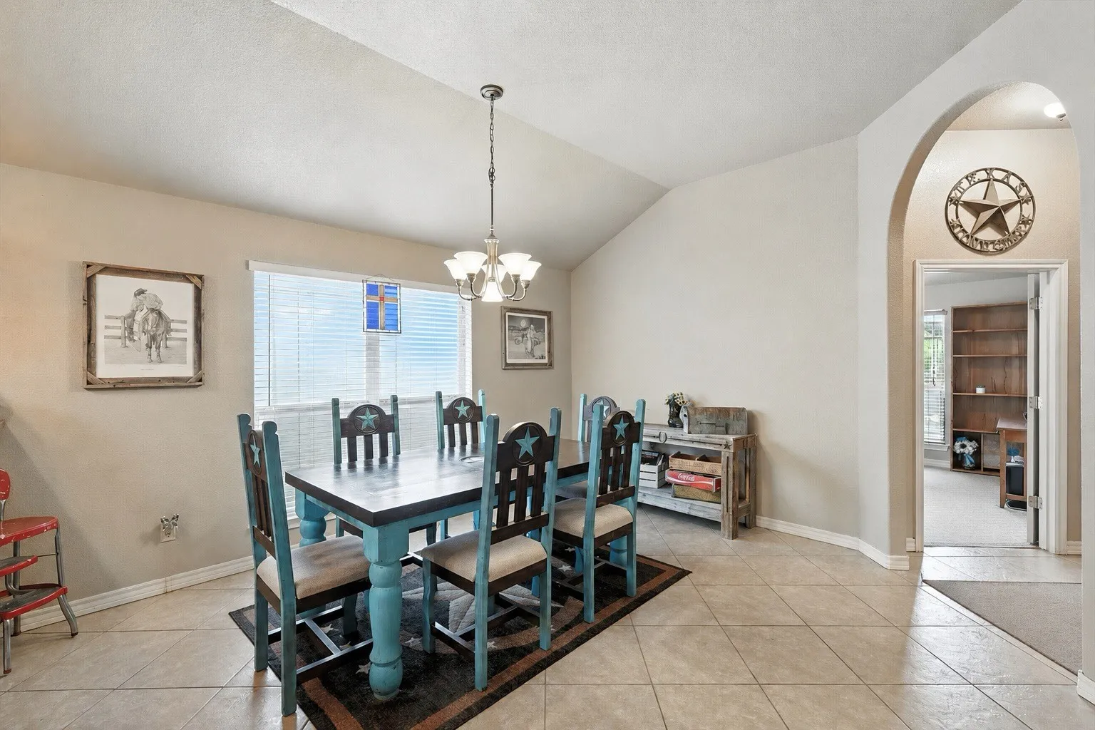 Single Family Residence For Sale in Johnson County , 8424 Marianna Way, Alvarado, Texas 76009, 3 Bedroom, 2 Bathroom, 4 Garage spaces, 2,420 Sqft, built in 2007, mls#21241901, Real Estate Agent in Alvarado, Homes For Sale in Johnson county, Homes For Sale in Alvarado, Realtor in Alvarado Texas, Real Estate Brokerage Independent Realty Texas, Luminita Cordes Realtor