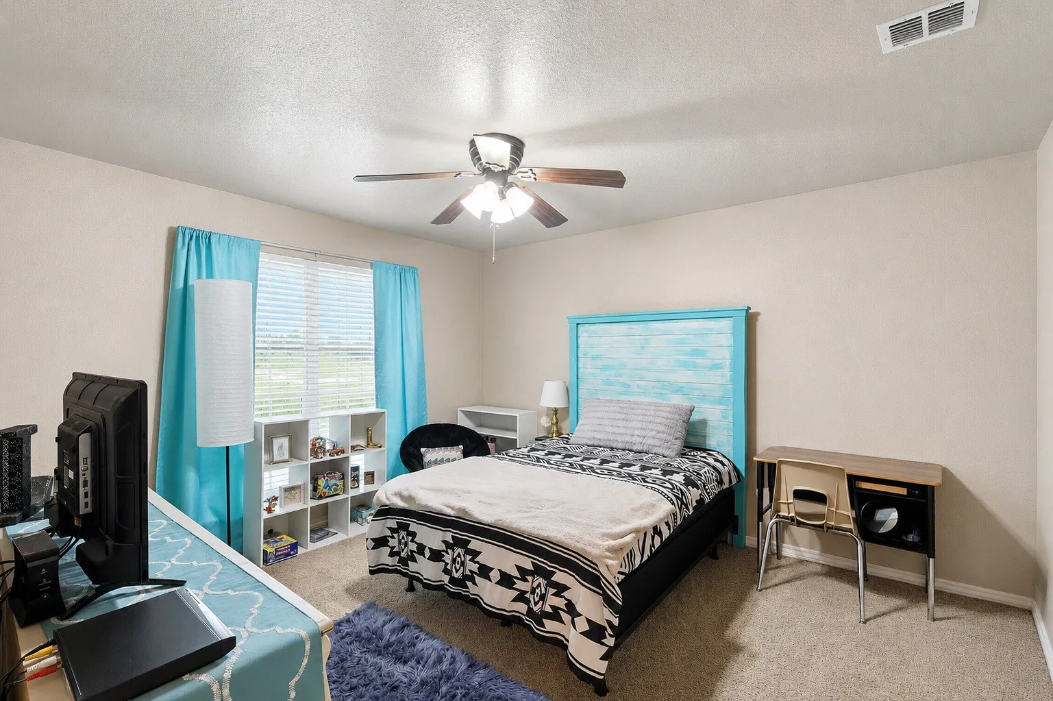 Single Family Residence For Sale in Johnson County , 8424 Marianna Way, Alvarado, Texas 76009, 3 Bedroom, 2 Bathroom, 4 Garage spaces, 2,420 Sqft, built in 2007, mls#21241901, Real Estate Agent in Alvarado, Homes For Sale in Johnson county, Homes For Sale in Alvarado, Realtor in Alvarado Texas, Real Estate Brokerage Independent Realty Texas, Luminita Cordes Realtor