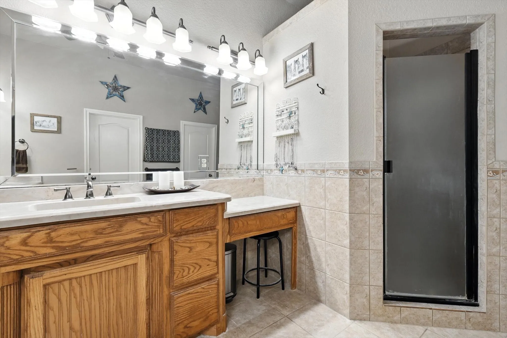 Single Family Residence For Sale in Johnson County , 8424 Marianna Way, Alvarado, Texas 76009, 3 Bedroom, 2 Bathroom, 4 Garage spaces, 2,420 Sqft, built in 2007, mls#21241901, Real Estate Agent in Alvarado, Homes For Sale in Johnson county, Homes For Sale in Alvarado, Realtor in Alvarado Texas, Real Estate Brokerage Independent Realty Texas, Luminita Cordes Realtor