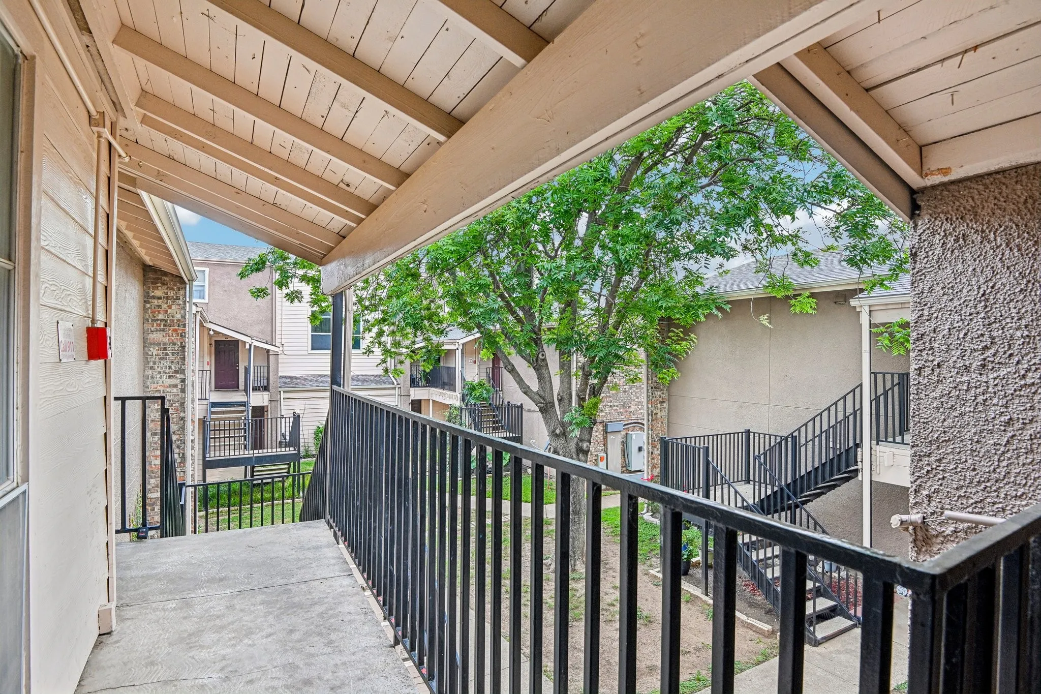 Condominium For Rent in Tarrant County , 5534 Boca Raton Boulevard 292, Fort Worth, Texas 76112, 2 Bedroom, 3 Bathroom, Garage spaces, 1,311 Sqft, built in 1972, mls#21279158, Real Estate Agent in Fort Worth, Homes For Rent in Tarrant county, Homes For Rent in Fort Worth, Realtor in Fort Worth Texas, Real Estate Brokerage Independent Realty Texas, Luminita Cordes Realtor