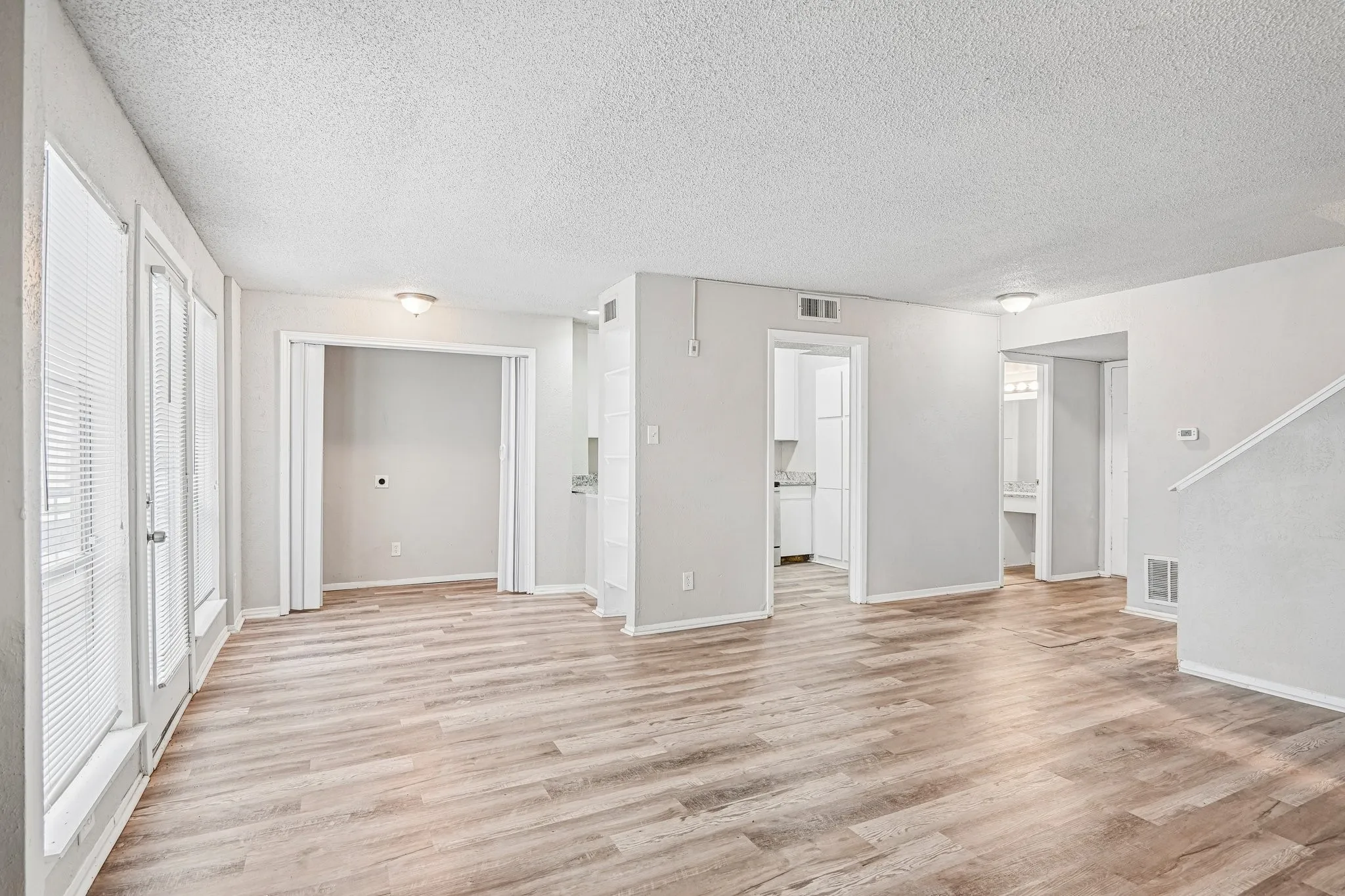 Condominium For Rent in Tarrant County , 5534 Boca Raton Boulevard 292, Fort Worth, Texas 76112, 2 Bedroom, 3 Bathroom, Garage spaces, 1,311 Sqft, built in 1972, mls#21279158, Real Estate Agent in Fort Worth, Homes For Rent in Tarrant county, Homes For Rent in Fort Worth, Realtor in Fort Worth Texas, Real Estate Brokerage Independent Realty Texas, Luminita Cordes Realtor