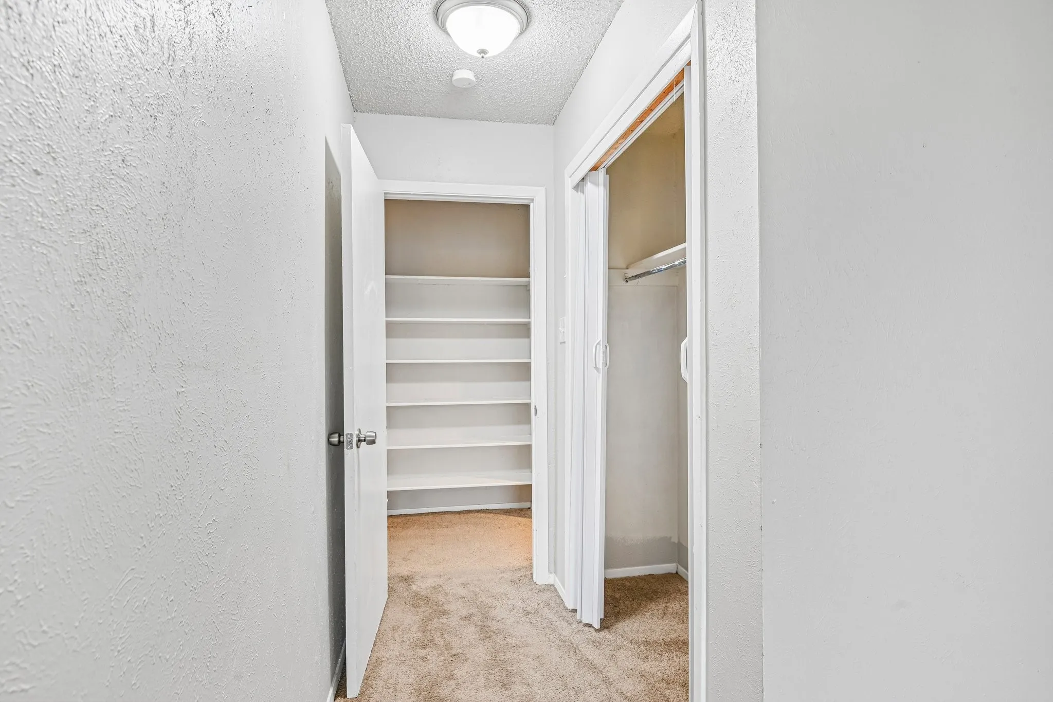 Condominium For Rent in Tarrant County , 5534 Boca Raton Boulevard 292, Fort Worth, Texas 76112, 2 Bedroom, 3 Bathroom, Garage spaces, 1,311 Sqft, built in 1972, mls#21279158, Real Estate Agent in Fort Worth, Homes For Rent in Tarrant county, Homes For Rent in Fort Worth, Realtor in Fort Worth Texas, Real Estate Brokerage Independent Realty Texas, Luminita Cordes Realtor