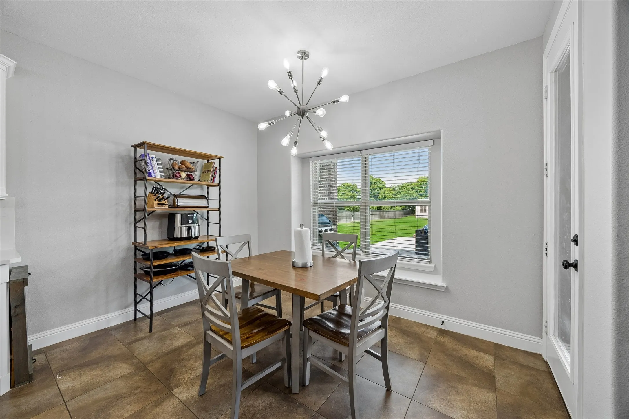 Single Family Residence For Sale in Ellis County , 1310 Billingsley Drive, Waxahachie, Texas 75167, 5 Bedroom, 4 Bathroom, 3 Garage spaces, 3,984 Sqft, built in 2017, mls#21277974, Real Estate Agent in Waxahachie, Homes For Sale in Ellis county, Homes For Sale in Waxahachie, Realtor in Waxahachie Texas, Real Estate Brokerage Independent Realty Texas, Luminita Cordes Realtor