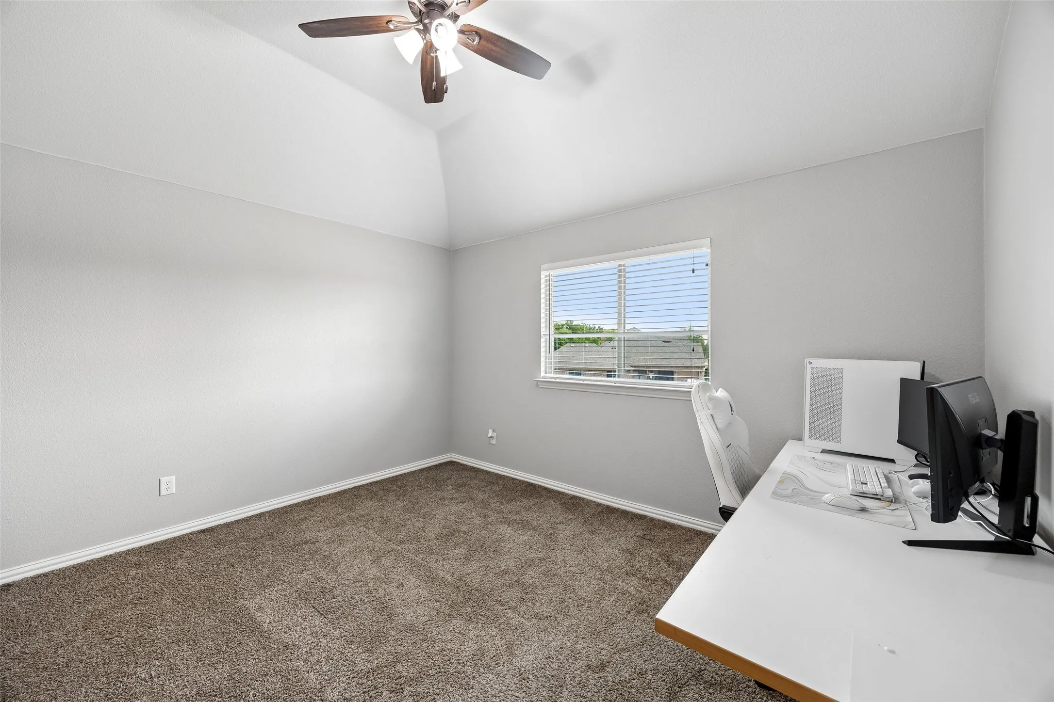 Single Family Residence For Sale in Ellis County , 1310 Billingsley Drive, Waxahachie, Texas 75167, 5 Bedroom, 4 Bathroom, 3 Garage spaces, 3,984 Sqft, built in 2017, mls#21277974, Real Estate Agent in Waxahachie, Homes For Sale in Ellis county, Homes For Sale in Waxahachie, Realtor in Waxahachie Texas, Real Estate Brokerage Independent Realty Texas, Luminita Cordes Realtor