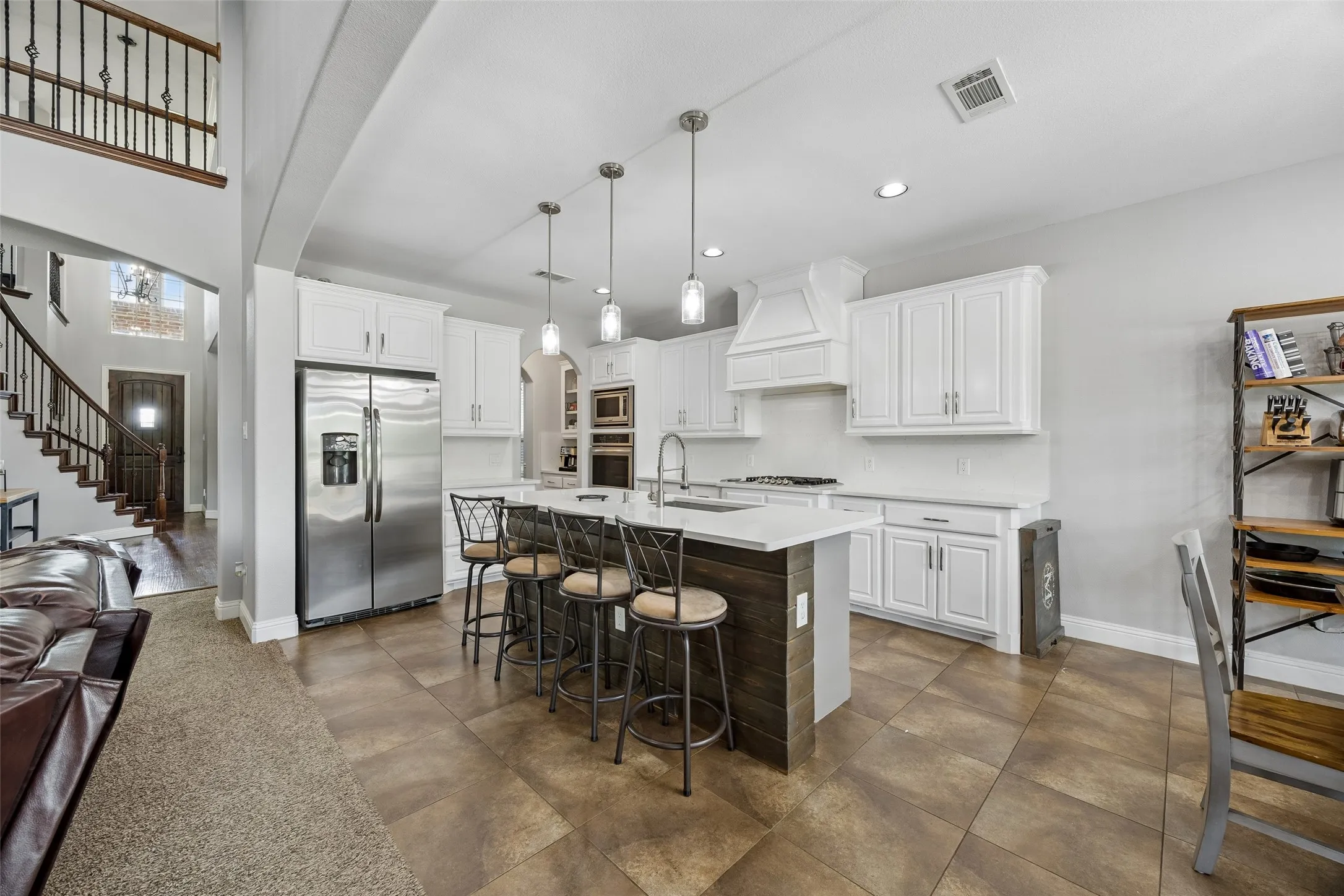 Single Family Residence For Sale in Ellis County , 1310 Billingsley Drive, Waxahachie, Texas 75167, 5 Bedroom, 4 Bathroom, 3 Garage spaces, 3,984 Sqft, built in 2017, mls#21277974, Real Estate Agent in Waxahachie, Homes For Sale in Ellis county, Homes For Sale in Waxahachie, Realtor in Waxahachie Texas, Real Estate Brokerage Independent Realty Texas, Luminita Cordes Realtor