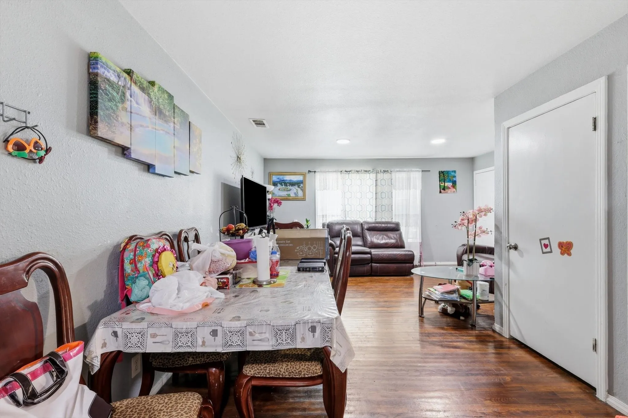 Single Family Residence For Sale in Dallas County , 1310 Stone Drive, Irving, Texas 75061, 4 Bedrooms, 2 Bathrooms, Garage spaces, 1,220 Sqft, built in 1952, Price $314,999, mls#21279645, Real Estate Agent in Irving, Homes For Sale in Dallas county, Homes For Sale in Irving, Realtor in Irving Texas, Real Estate Brokerage Independent Realty Texas, Luminita Cordes Realtor