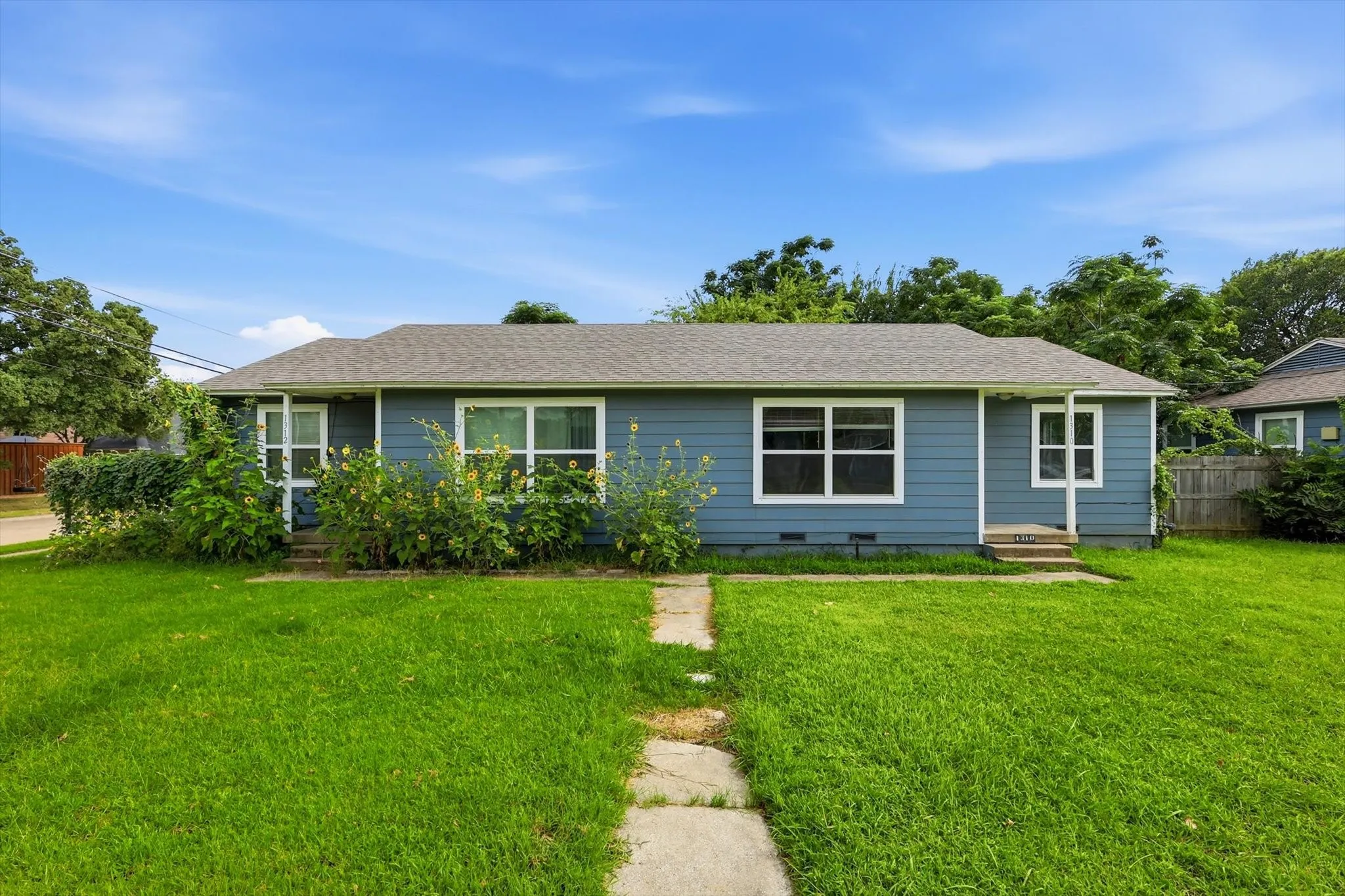 Single Family Residence For Sale in Dallas County , 1310 Stone Drive, Irving, Texas 75061, 4 Bedrooms, 2 Bathrooms, Garage spaces, 1,220 Sqft, built in 1952, Price $314,999, mls#21279645, Real Estate Agent in Irving, Homes For Sale in Dallas county, Homes For Sale in Irving, Realtor in Irving Texas, Real Estate Brokerage Independent Realty Texas, Luminita Cordes Realtor