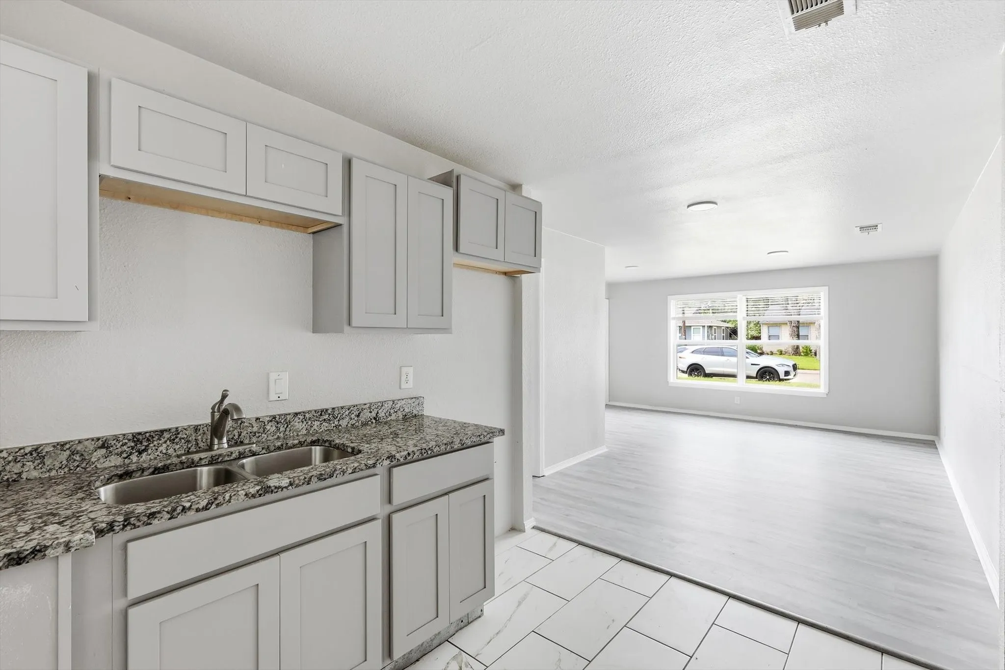 Single Family Residence For Sale in Dallas County , 1310 Stone Drive, Irving, Texas 75061, 4 Bedrooms, 2 Bathrooms, Garage spaces, 1,220 Sqft, built in 1952, Price $314,999, mls#21279645, Real Estate Agent in Irving, Homes For Sale in Dallas county, Homes For Sale in Irving, Realtor in Irving Texas, Real Estate Brokerage Independent Realty Texas, Luminita Cordes Realtor