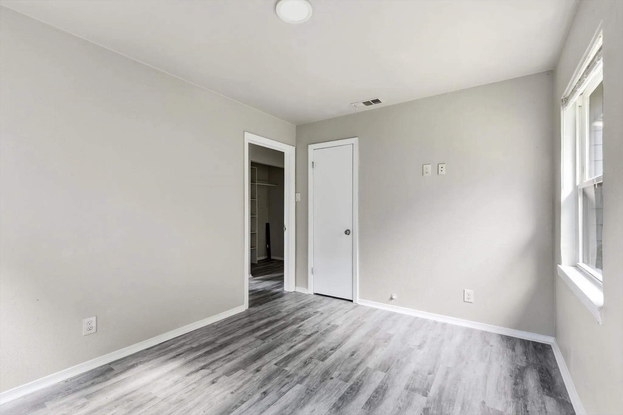 Single Family Residence For Sale in Dallas County , 1310 Stone Drive, Irving, Texas 75061, 4 Bedrooms, 2 Bathrooms, Garage spaces, 1,220 Sqft, built in 1952, Price $314,999, mls#21279645, Real Estate Agent in Irving, Homes For Sale in Dallas county, Homes For Sale in Irving, Realtor in Irving Texas, Real Estate Brokerage Independent Realty Texas, Luminita Cordes Realtor