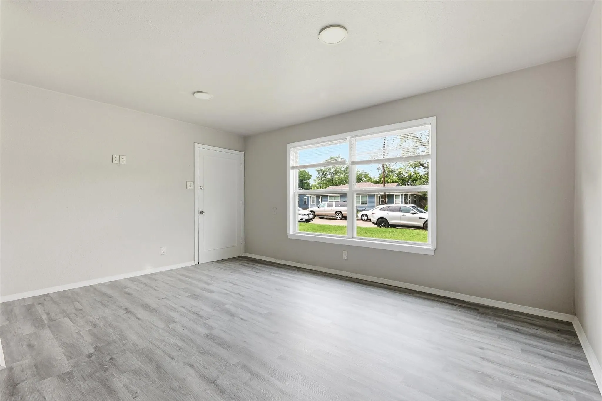 Single Family Residence For Sale in Dallas County , 1310 Stone Drive, Irving, Texas 75061, 4 Bedrooms, 2 Bathrooms, Garage spaces, 1,220 Sqft, built in 1952, Price $314,999, mls#21279645, Real Estate Agent in Irving, Homes For Sale in Dallas county, Homes For Sale in Irving, Realtor in Irving Texas, Real Estate Brokerage Independent Realty Texas, Luminita Cordes Realtor