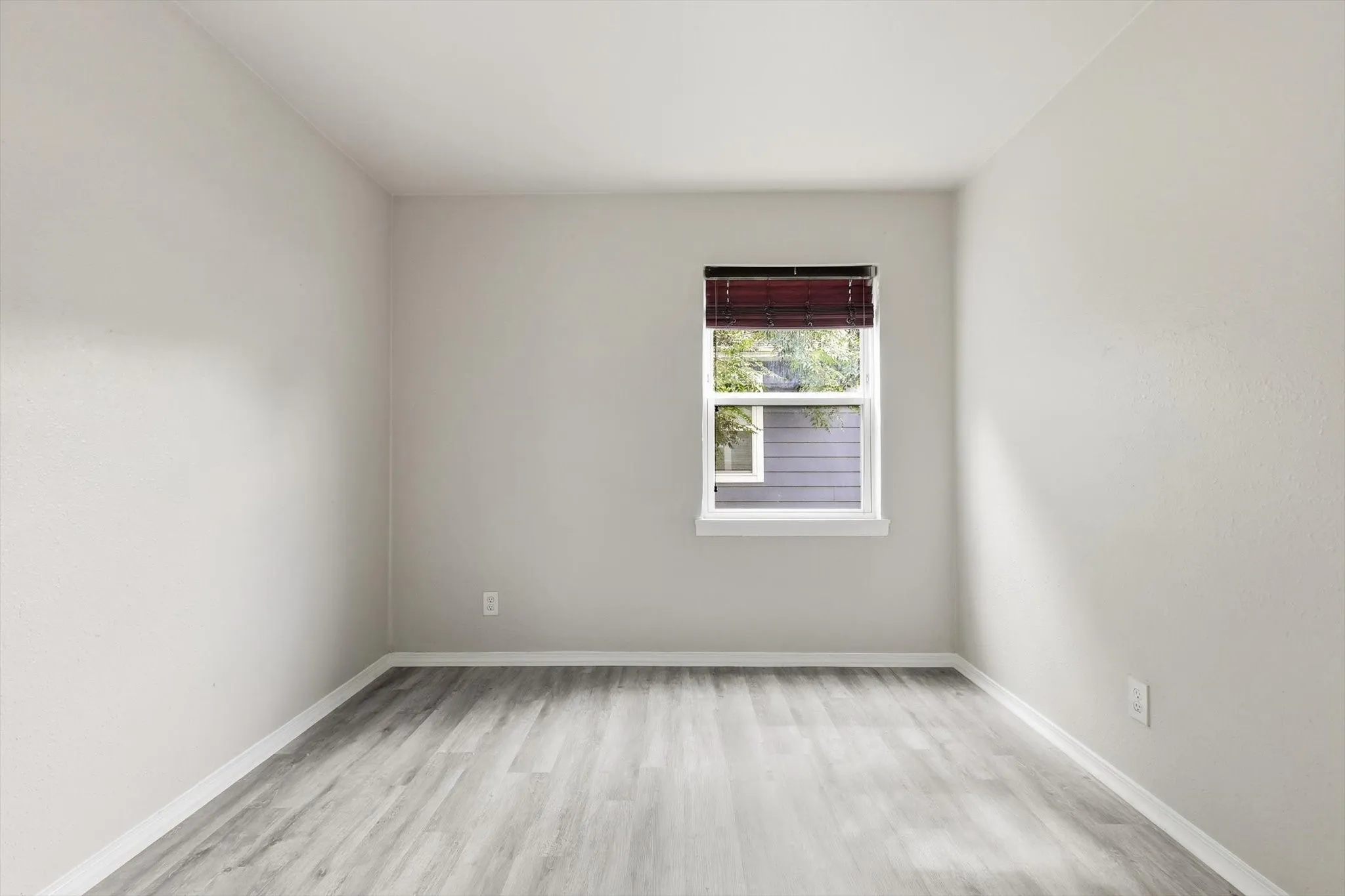 Single Family Residence For Sale in Dallas County , 1310 Stone Drive, Irving, Texas 75061, 4 Bedrooms, 2 Bathrooms, Garage spaces, 1,220 Sqft, built in 1952, Price $314,999, mls#21279645, Real Estate Agent in Irving, Homes For Sale in Dallas county, Homes For Sale in Irving, Realtor in Irving Texas, Real Estate Brokerage Independent Realty Texas, Luminita Cordes Realtor