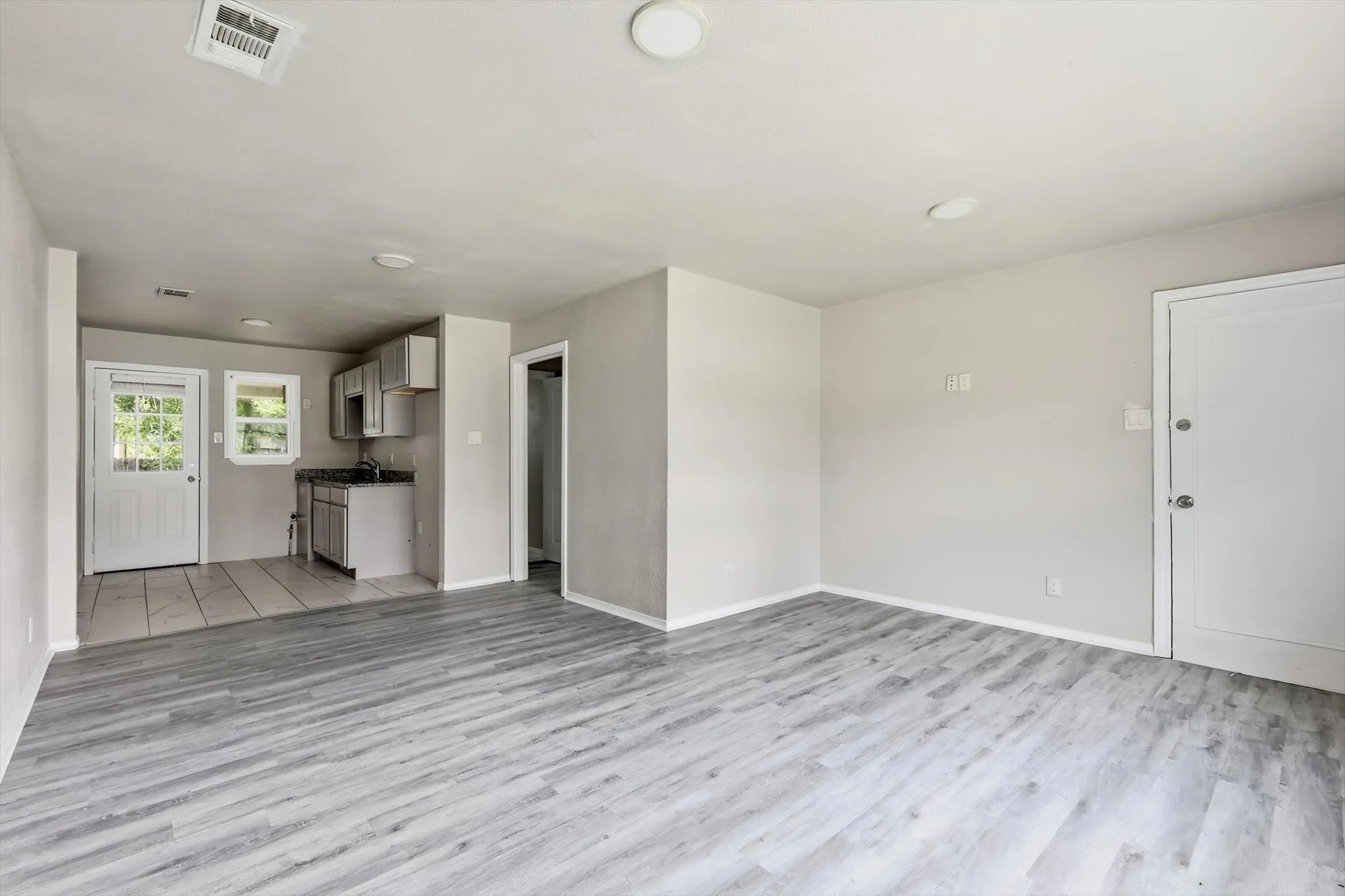 Single Family Residence For Sale in Dallas County , 1310 Stone Drive, Irving, Texas 75061, 4 Bedrooms, 2 Bathrooms, Garage spaces, 1,220 Sqft, built in 1952, Price $314,999, mls#21279645, Real Estate Agent in Irving, Homes For Sale in Dallas county, Homes For Sale in Irving, Realtor in Irving Texas, Real Estate Brokerage Independent Realty Texas, Luminita Cordes Realtor