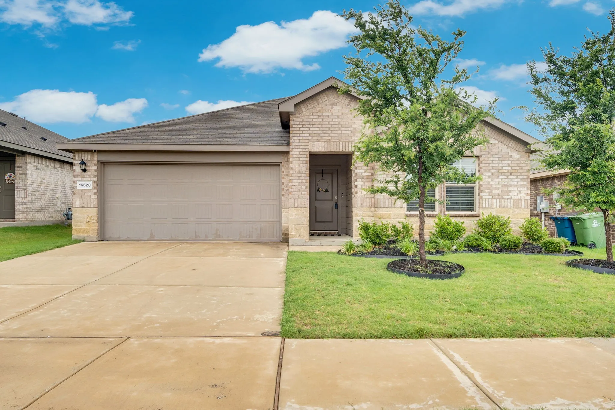 Single Family Residence For Sale in Denton County , 16620 Portage Street, Justin, Texas 76247, 4 Bedroom, 2 Bathroom, 2 Garage spaces, 1,738 Sqft, built in 2022, mls#21278372, Real Estate Agent in Justin, Homes For Sale in Denton county, Homes For Sale in Justin, Realtor in Justin Texas, Real Estate Brokerage Independent Realty Texas, Luminita Cordes Realtor