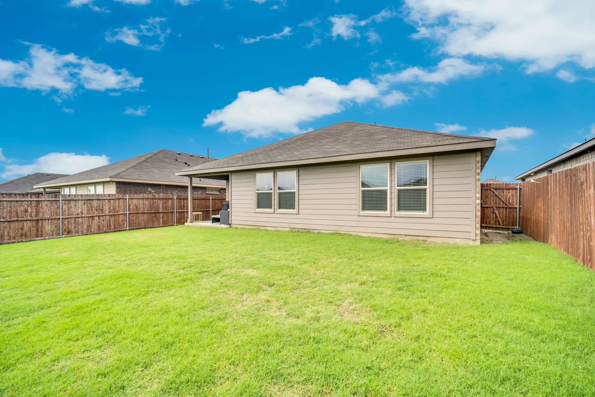 Single Family Residence For Sale in Denton County , 16620 Portage Street, Justin, Texas 76247, 4 Bedroom, 2 Bathroom, 2 Garage spaces, 1,738 Sqft, built in 2022, mls#21278372, Real Estate Agent in Justin, Homes For Sale in Denton county, Homes For Sale in Justin, Realtor in Justin Texas, Real Estate Brokerage Independent Realty Texas, Luminita Cordes Realtor