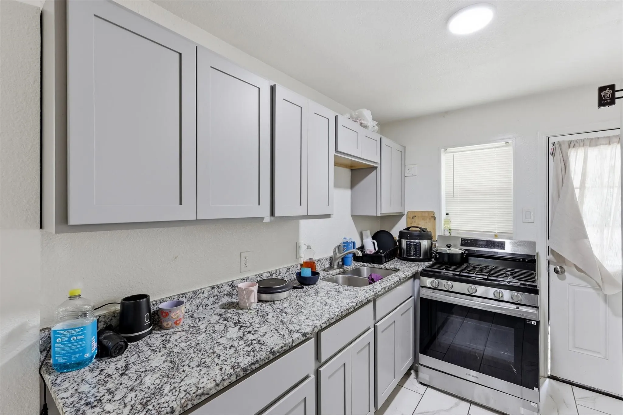 Single Family Residence For Sale in Dallas County , 1306 Stone Drive, Irving, Texas 75061, 4 Bedrooms, 2 Bathrooms, Garage spaces, 1,220 Sqft, built in 1952, Price $314,999, mls#21279649, Real Estate Agent in Irving, Homes For Sale in Dallas county, Homes For Sale in Irving, Realtor in Irving Texas, Real Estate Brokerage Independent Realty Texas, Luminita Cordes Realtor