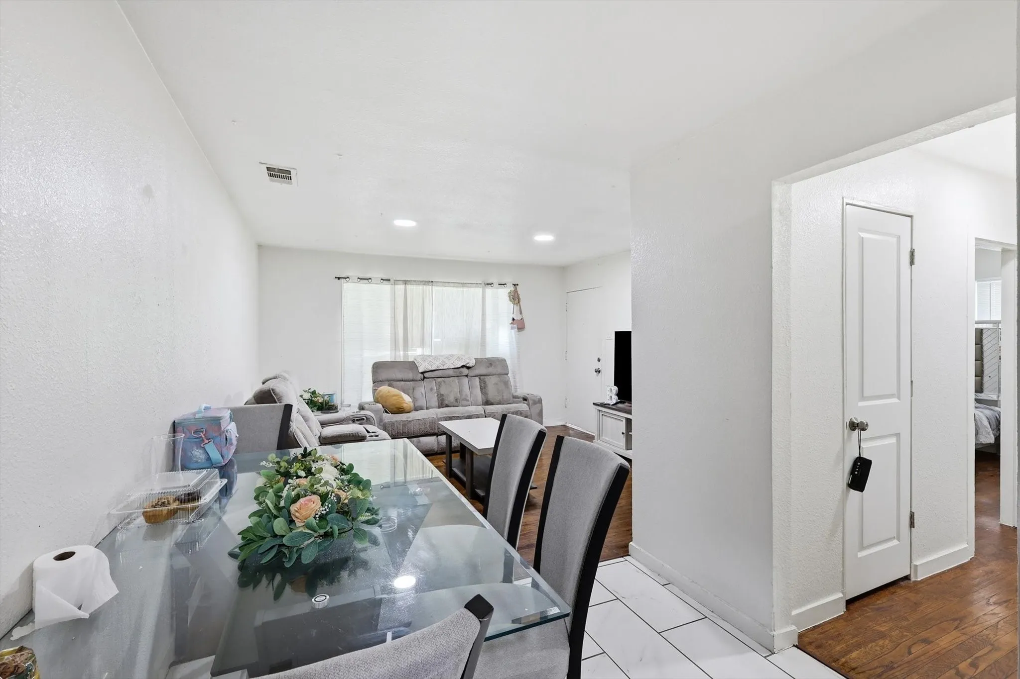 Single Family Residence For Sale in Dallas County , 1306 Stone Drive, Irving, Texas 75061, 4 Bedrooms, 2 Bathrooms, Garage spaces, 1,220 Sqft, built in 1952, Price $314,999, mls#21279649, Real Estate Agent in Irving, Homes For Sale in Dallas county, Homes For Sale in Irving, Realtor in Irving Texas, Real Estate Brokerage Independent Realty Texas, Luminita Cordes Realtor