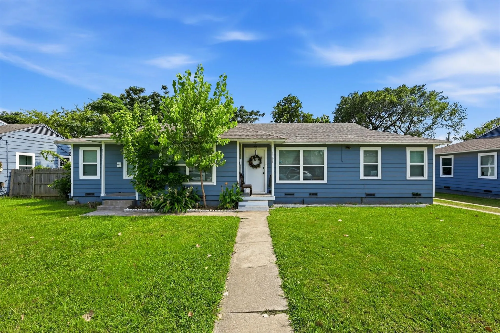 Single Family Residence For Sale in Dallas County , 1306 Stone Drive, Irving, Texas 75061, 4 Bedrooms, 2 Bathrooms, Garage spaces, 1,220 Sqft, built in 1952, Price $314,999, mls#21279649, Real Estate Agent in Irving, Homes For Sale in Dallas county, Homes For Sale in Irving, Realtor in Irving Texas, Real Estate Brokerage Independent Realty Texas, Luminita Cordes Realtor